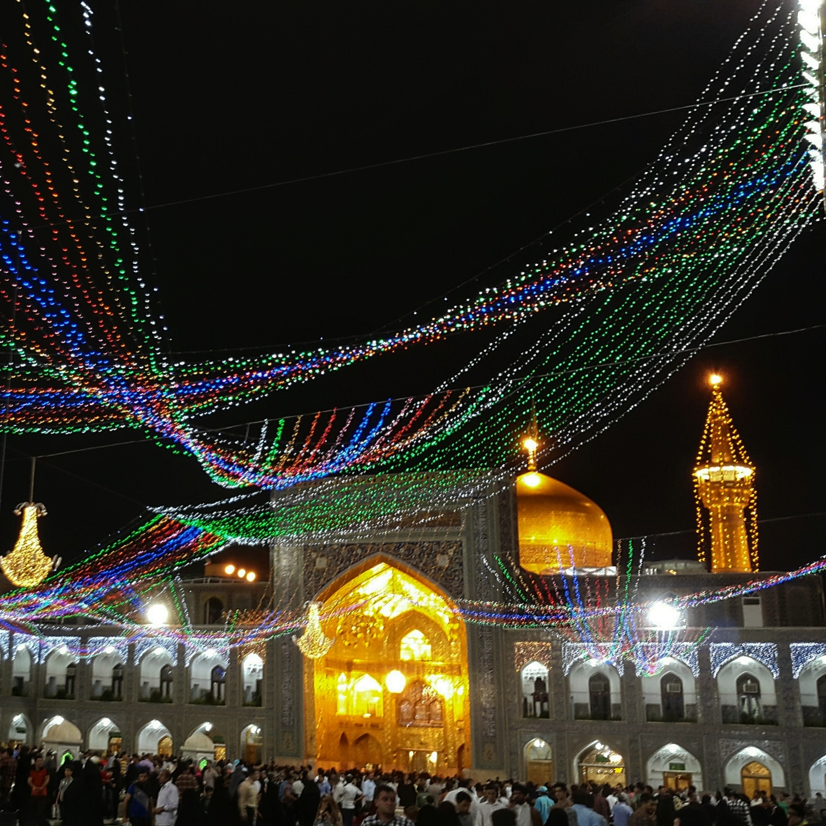 مرقد الامام الرضا  (عليه السلام)
