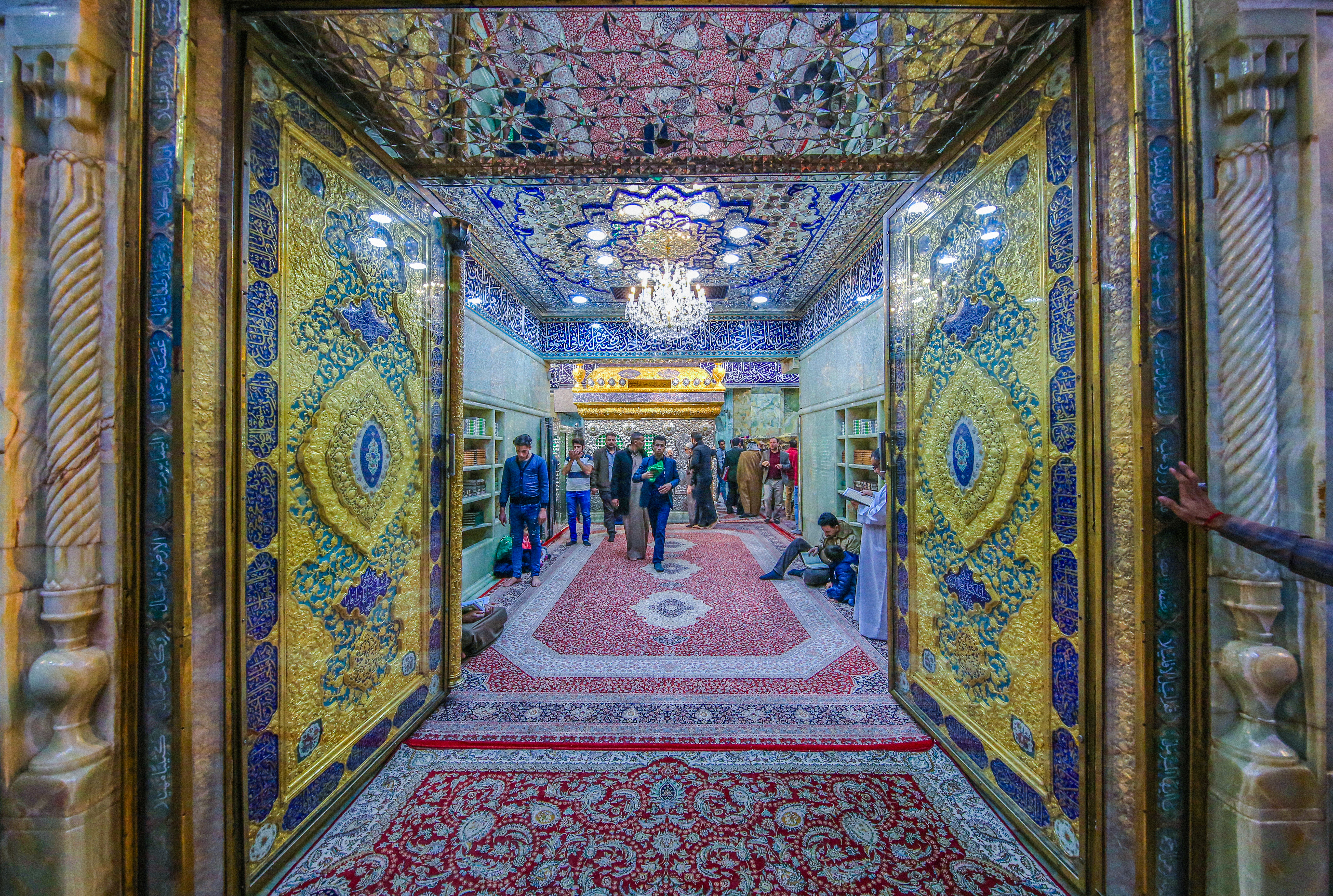 ضريح الإمام الحسين (عليه السلام)