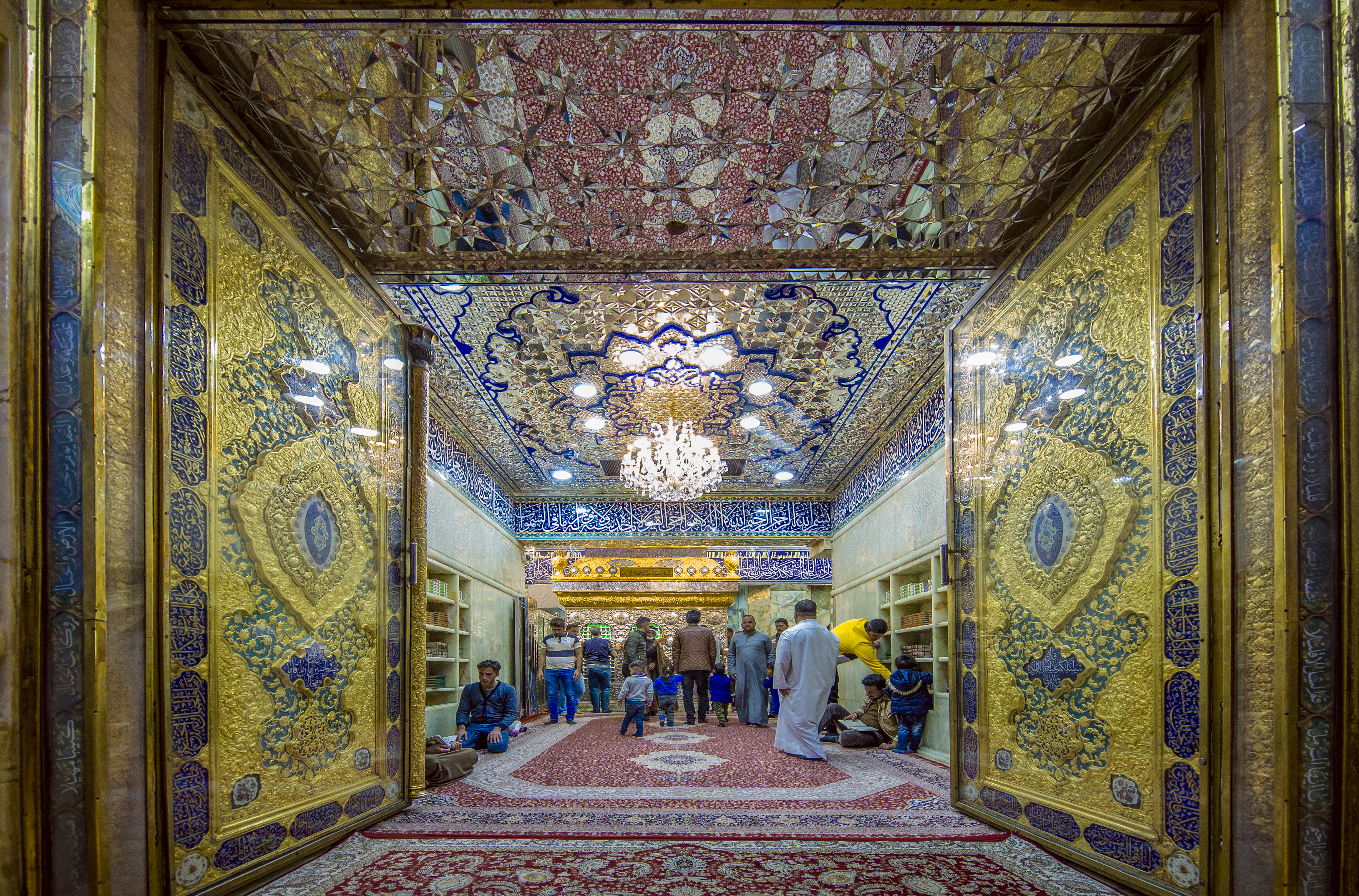 ضريح الإمام الحسين (عليه السلام)