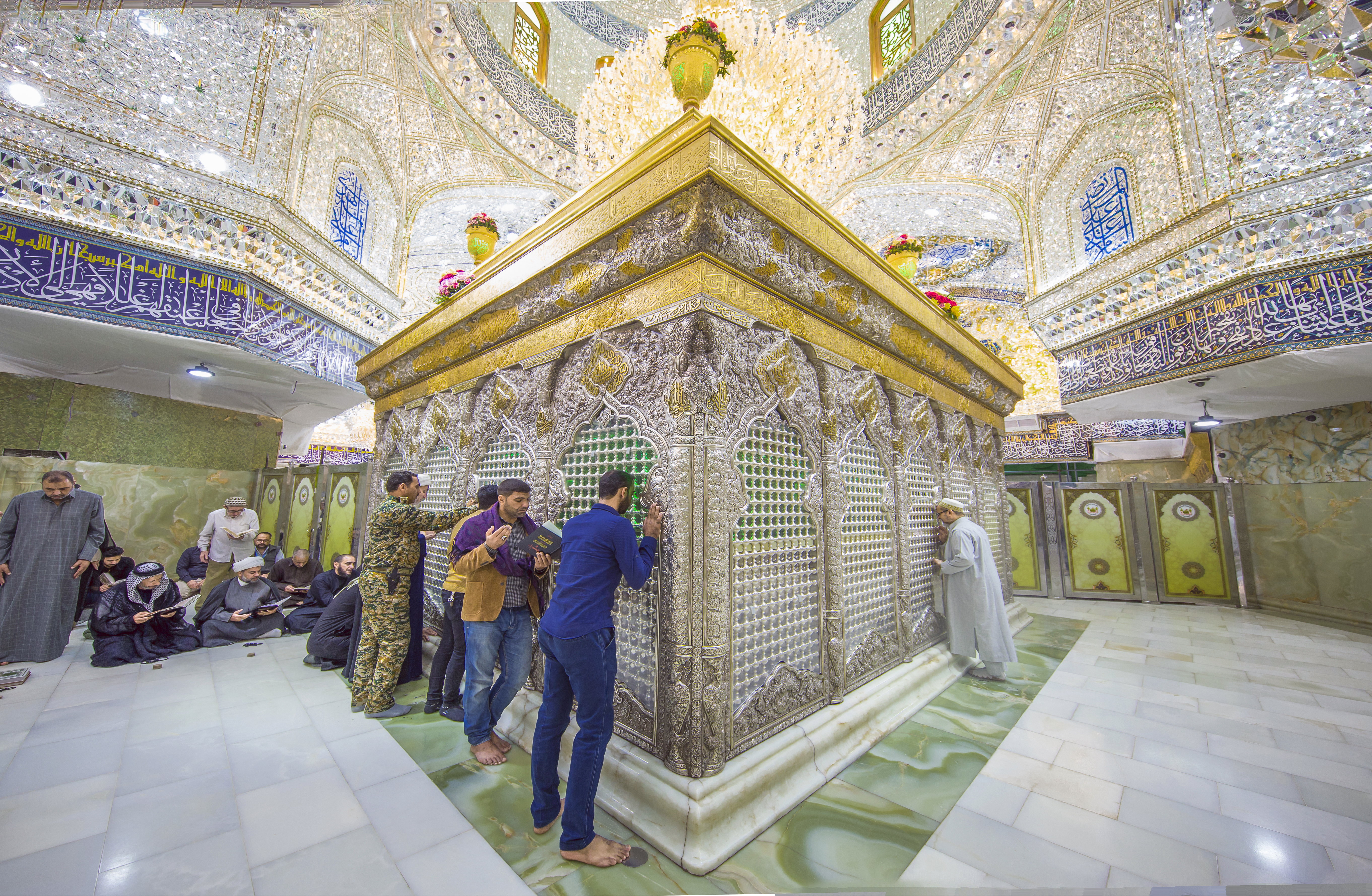 ضريح الإمام الحسين (عليه السلام)