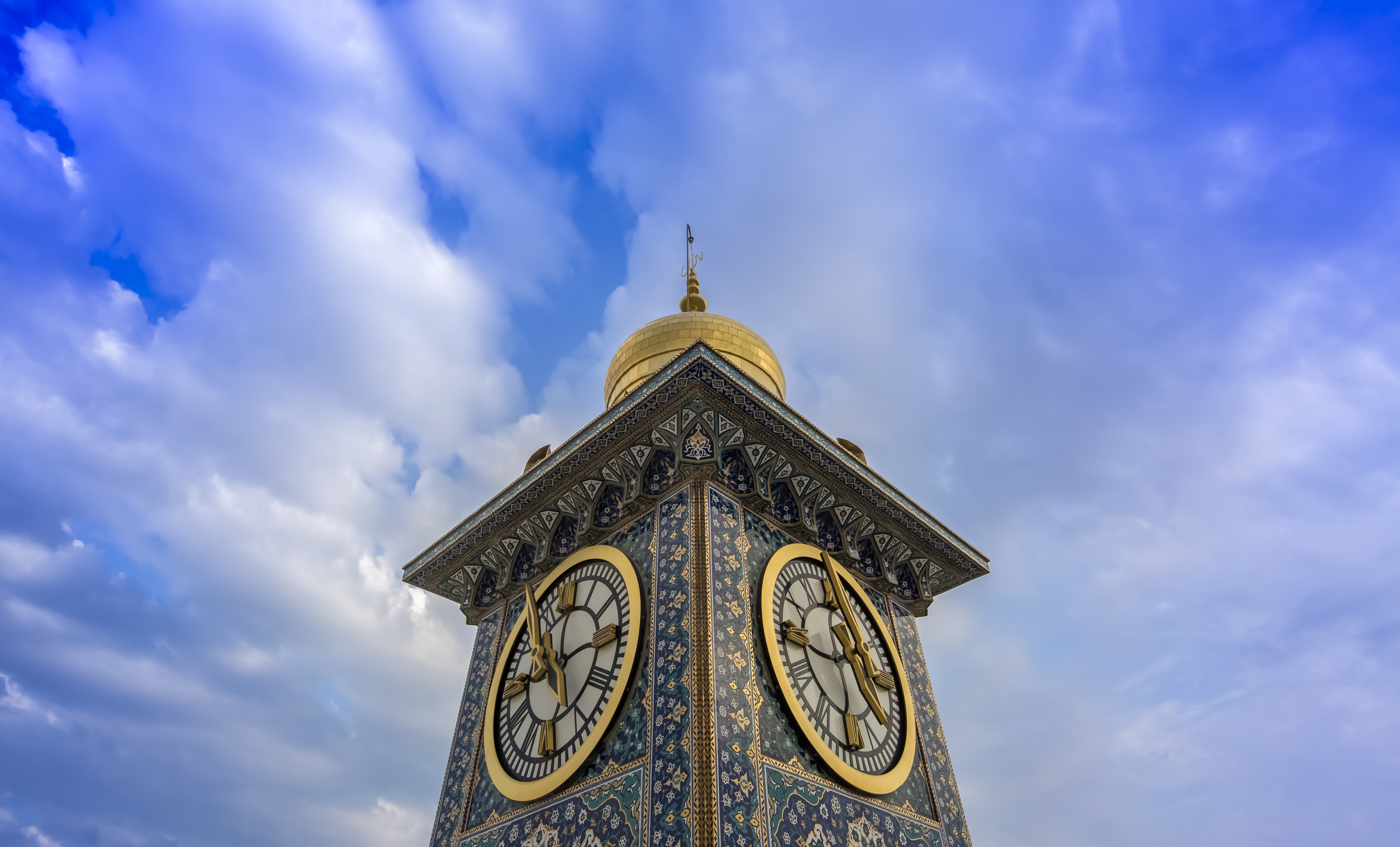 ساعة حرم الإمام الحسين (عليه السلام)