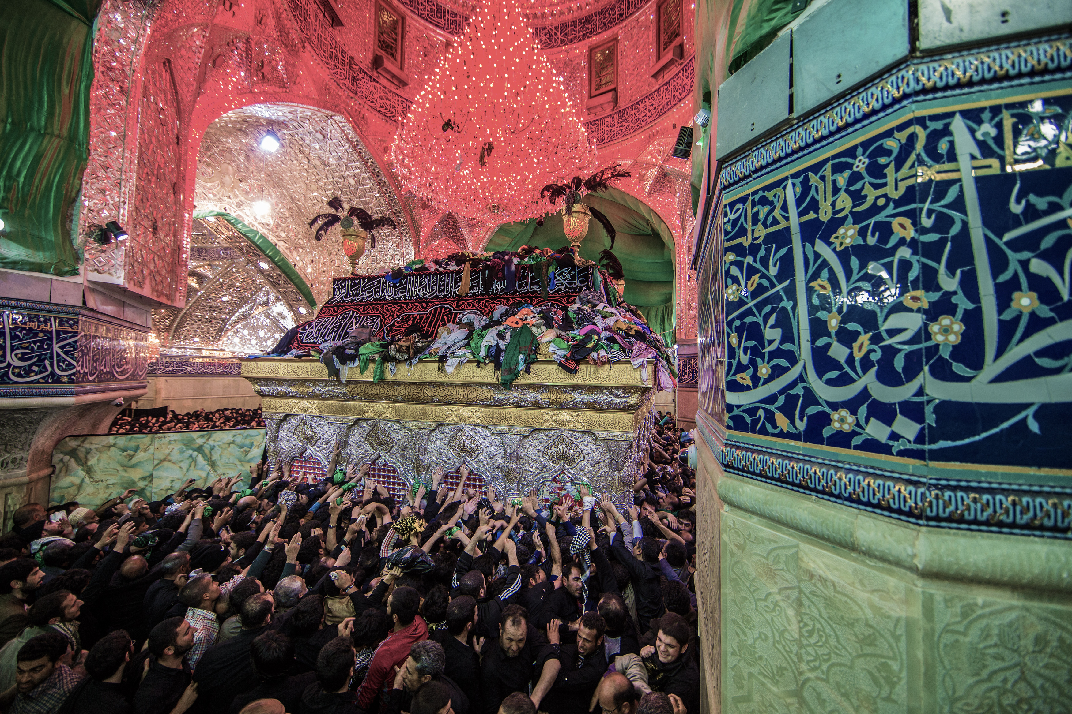 ضريح الامام الحسين (عليه السلام)