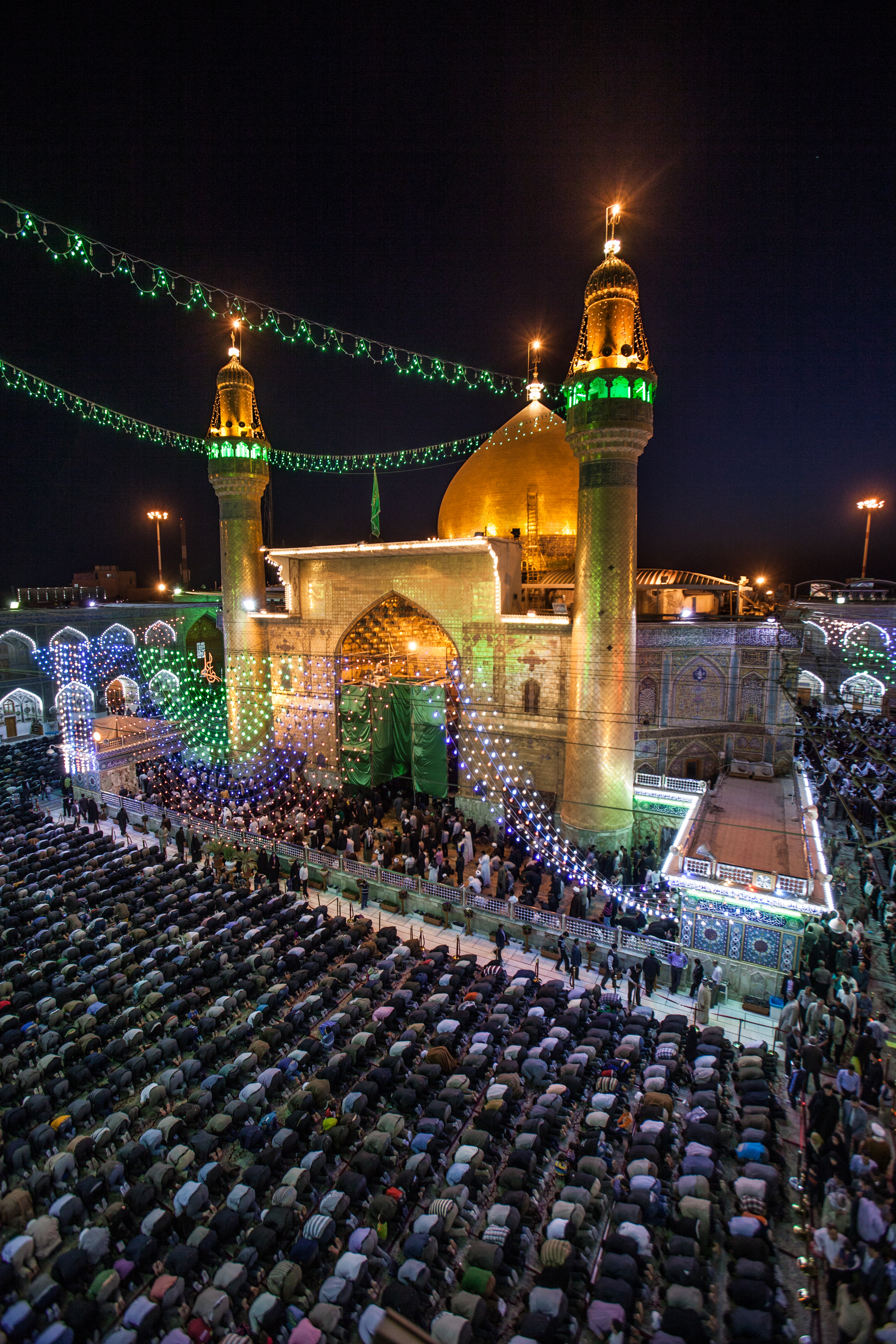 مرقد الامام علي (عليه السلام))