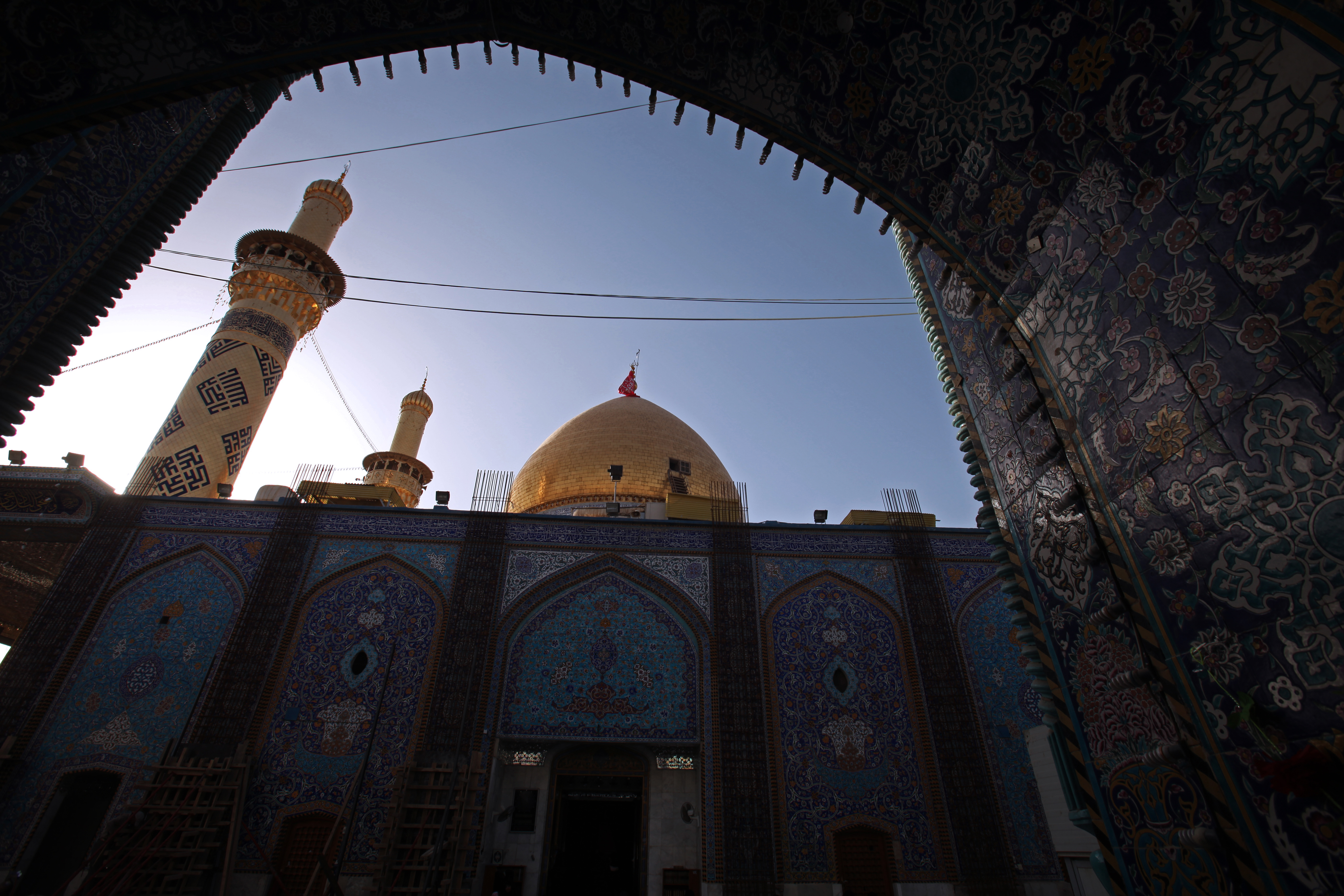 مرقد الامام العباس(عليه السلام))