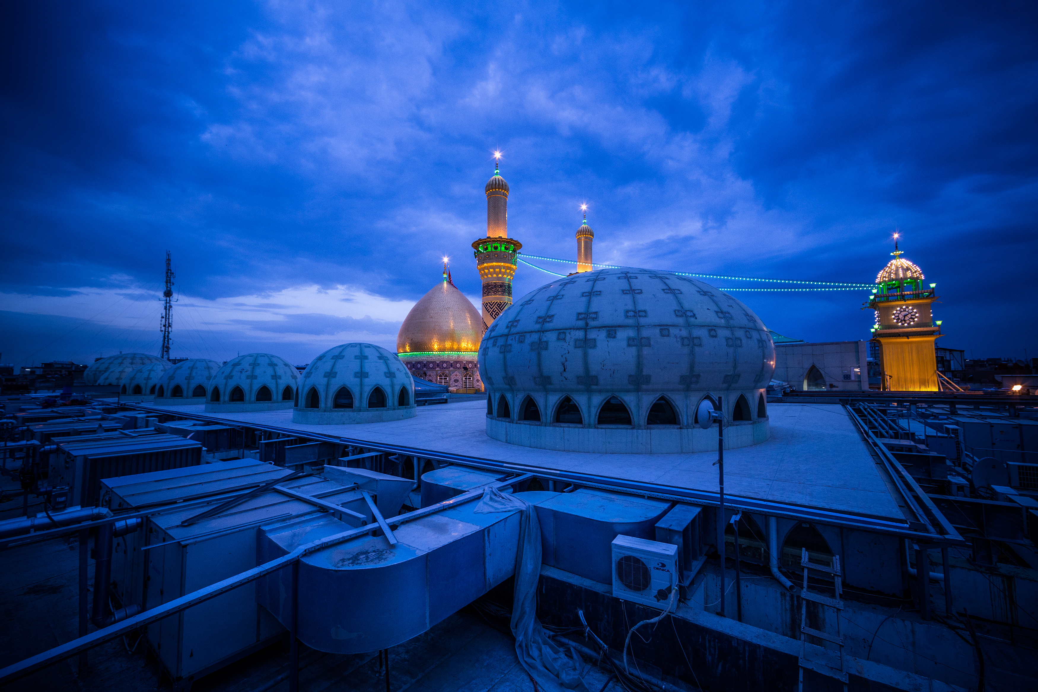 مرقد الامام العباس(عليه السلام))