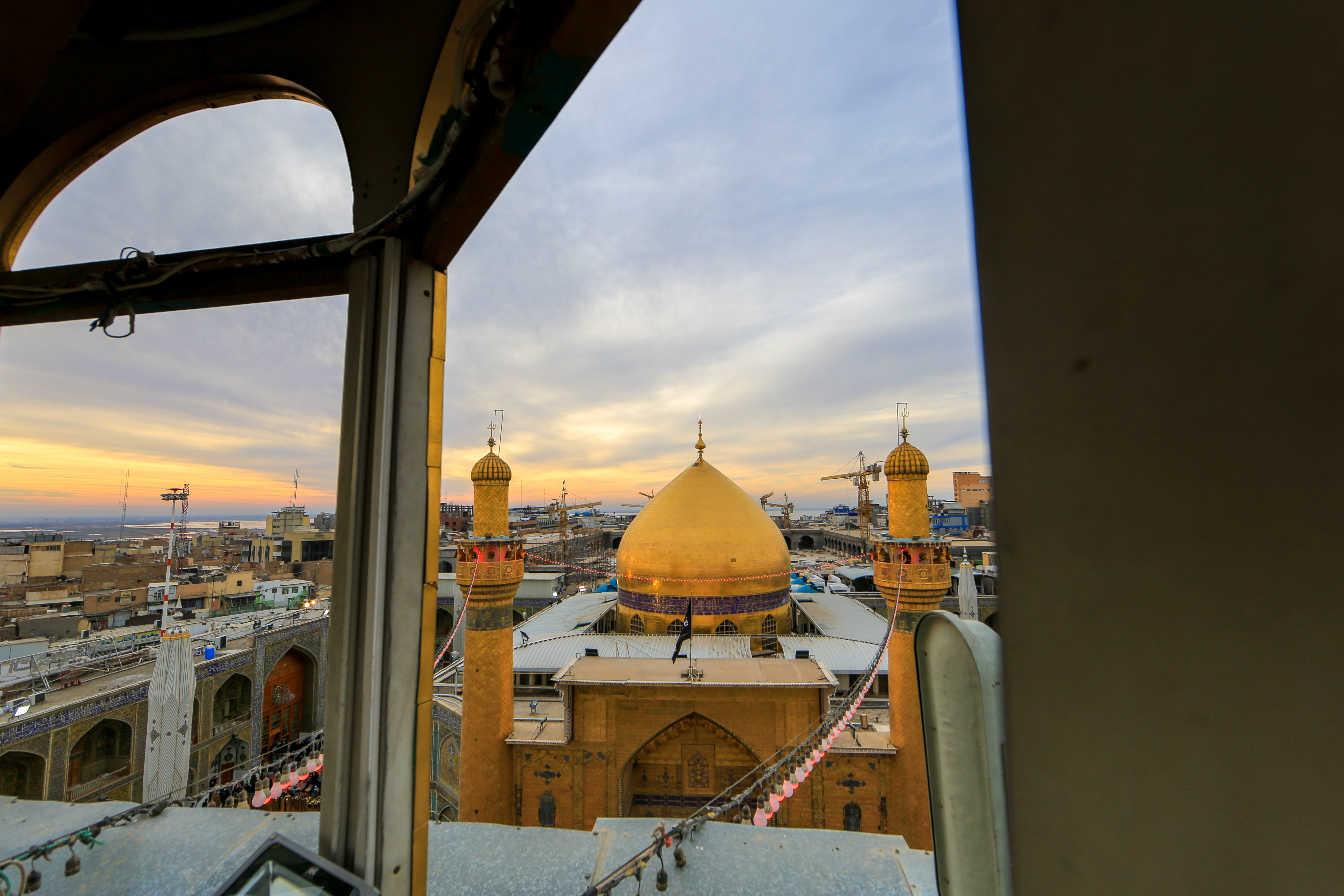 مرقد الامام علي (عليه السلام))