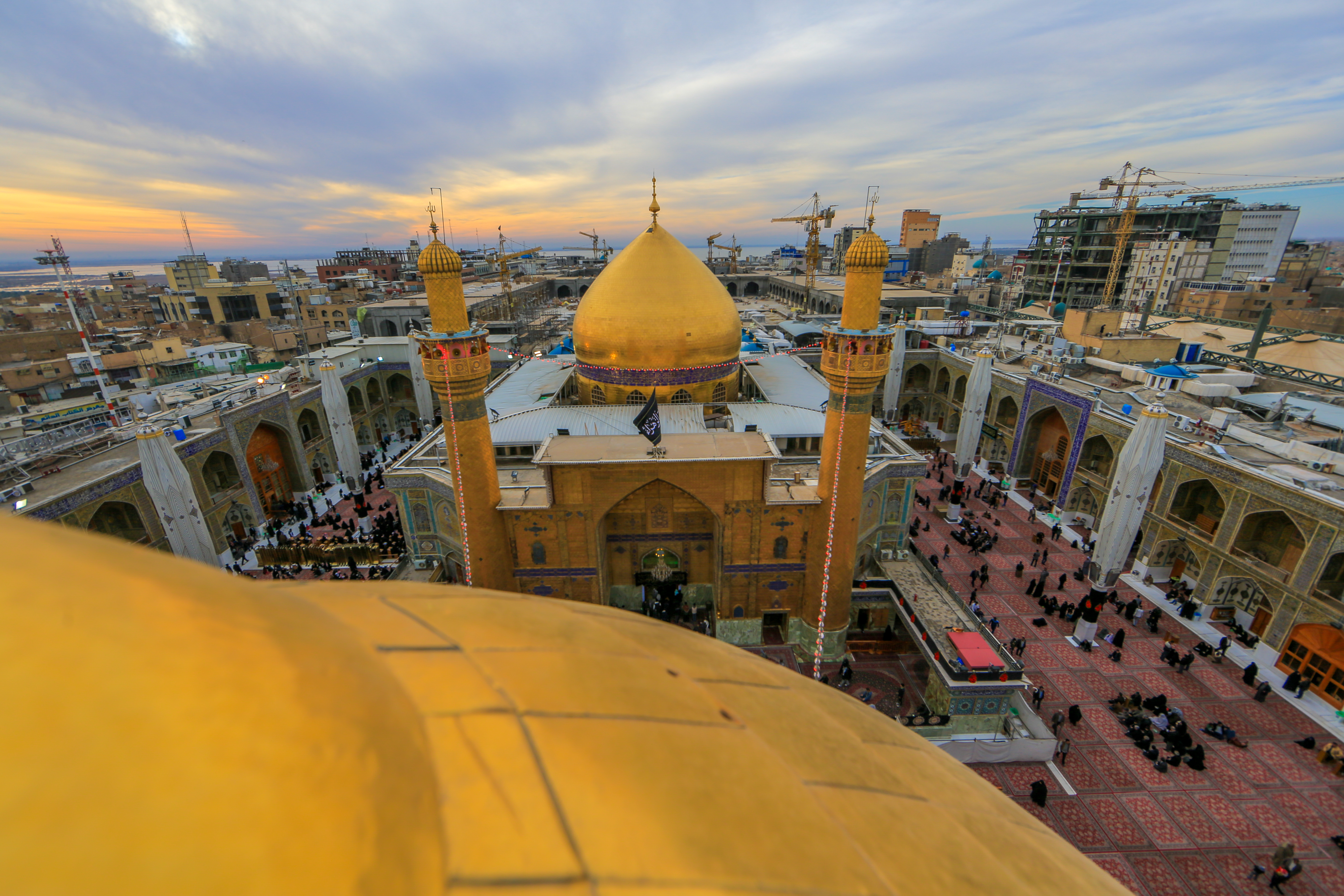 مرقد الامام علي (عليه السلام))
