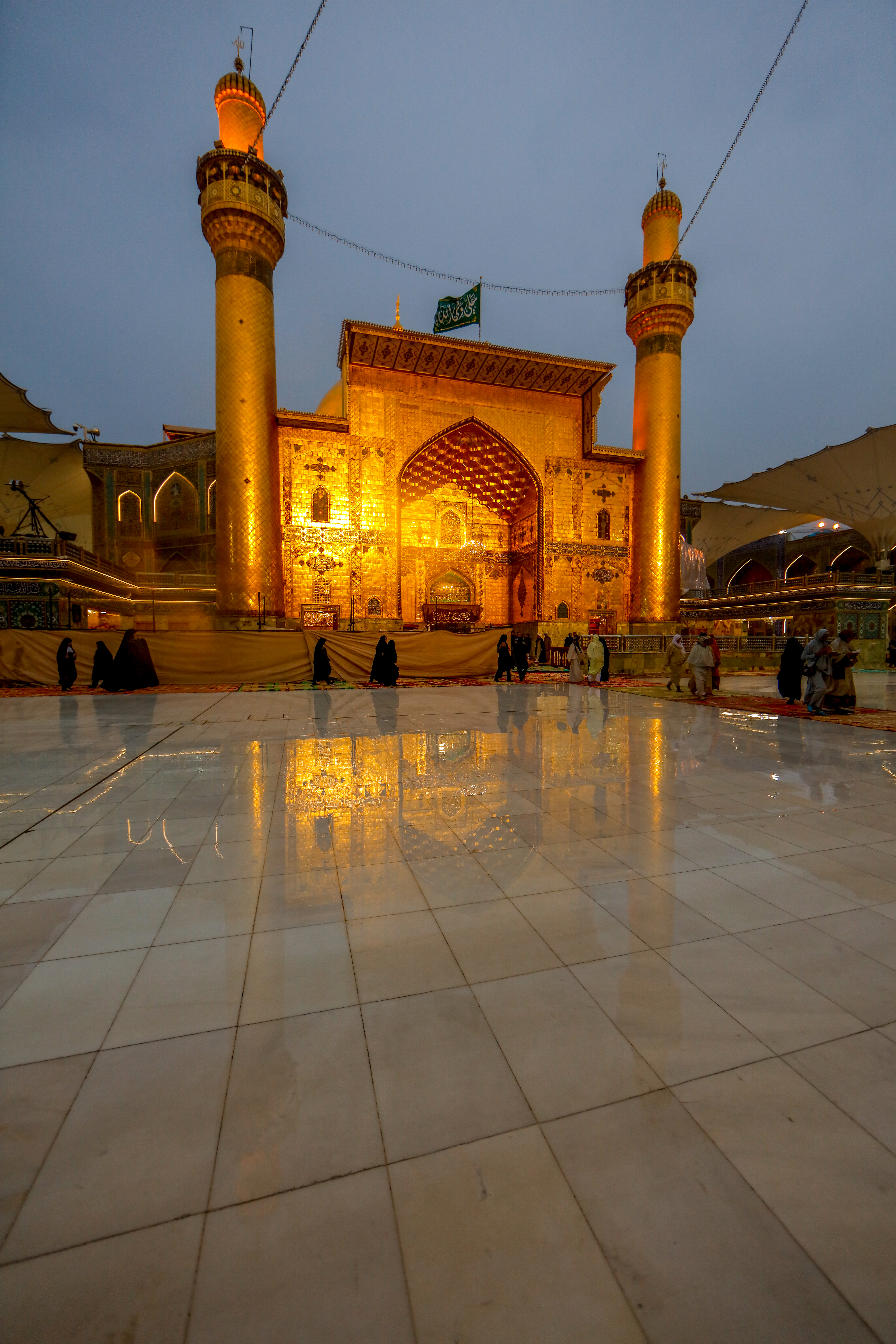مرقد الامام علي (عليه السلام))