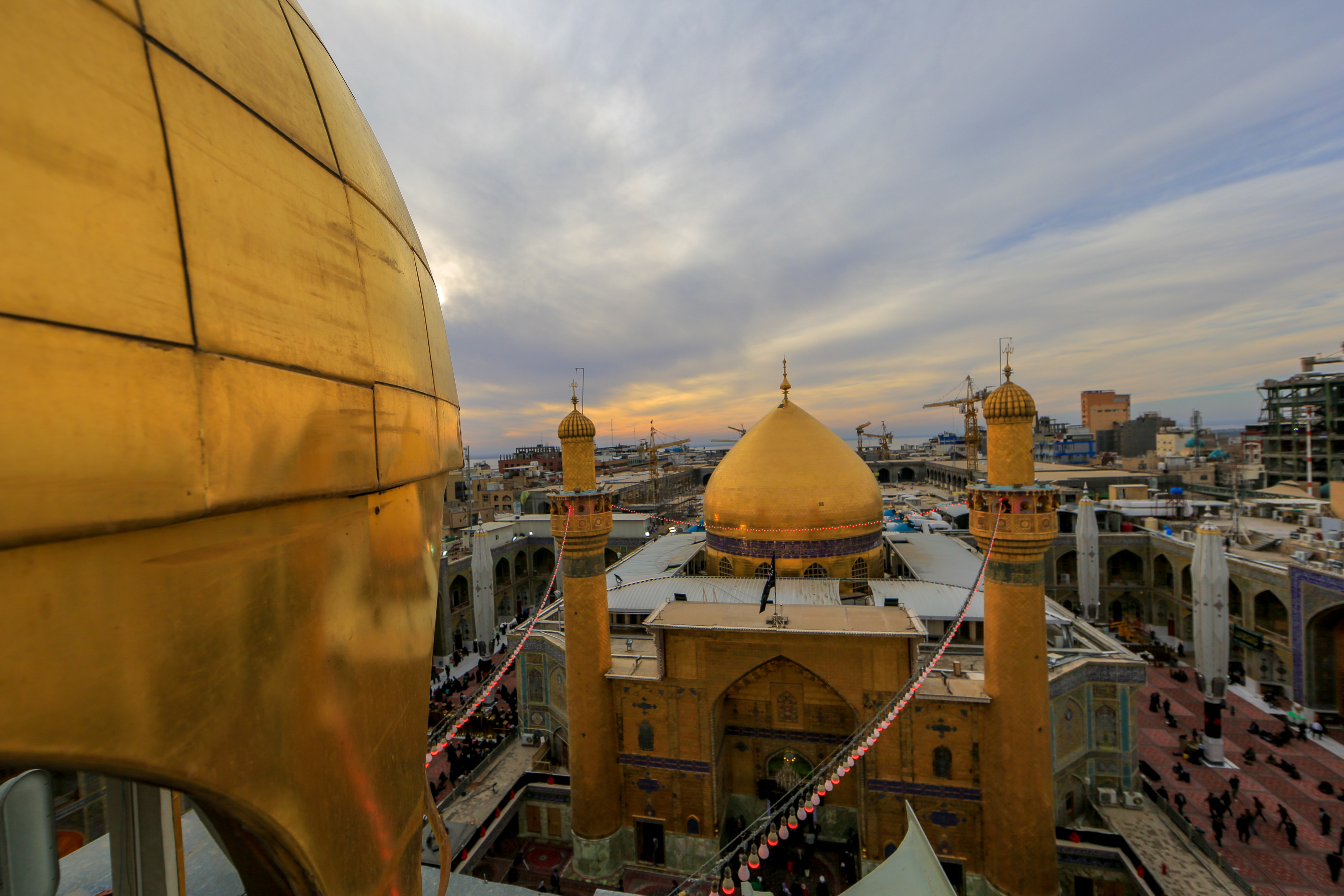 مرقد الامام علي (عليه السلام))