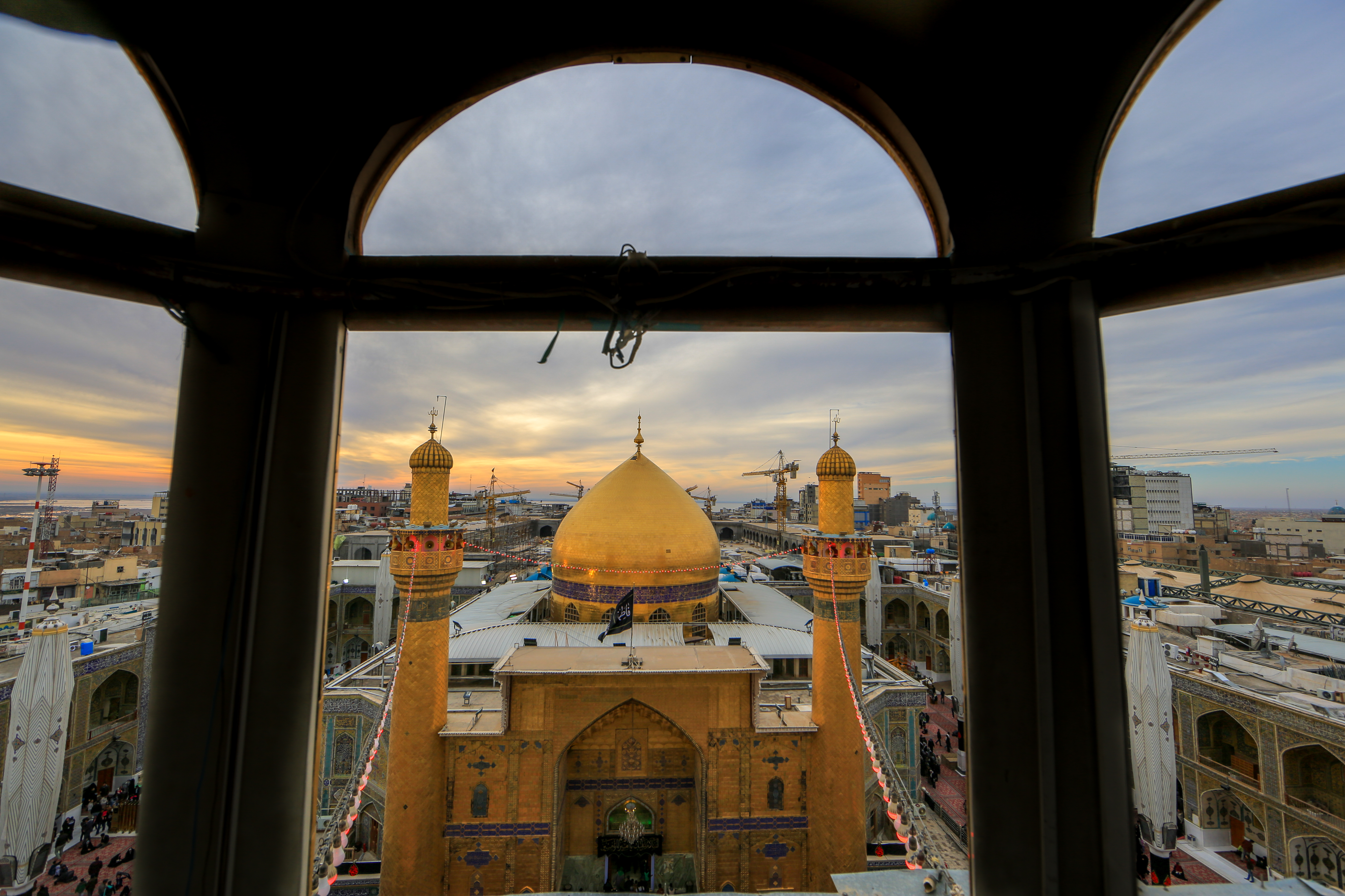 مرقد الامام علي (عليه السلام))