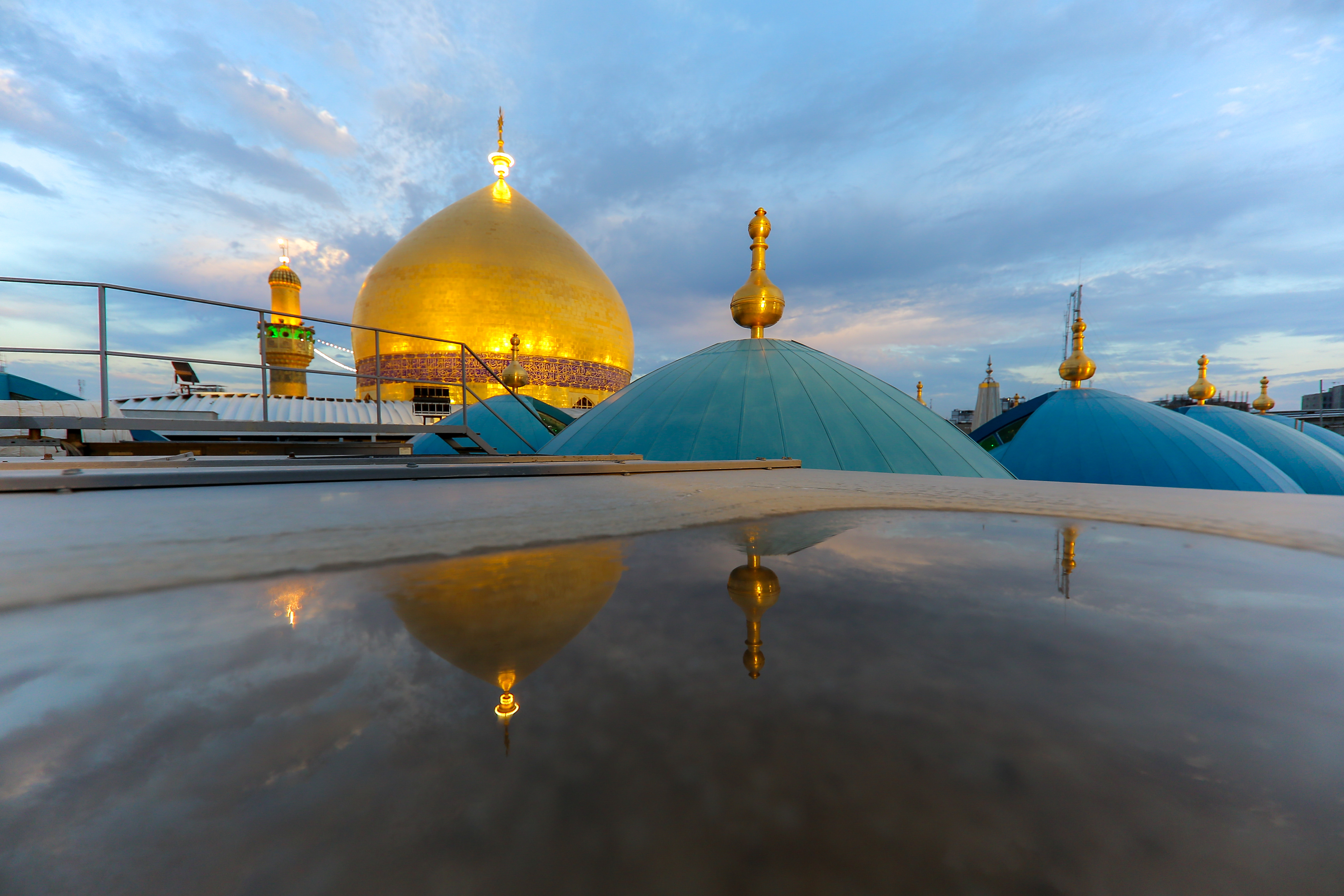مرقد الامام علي (عليه السلام))