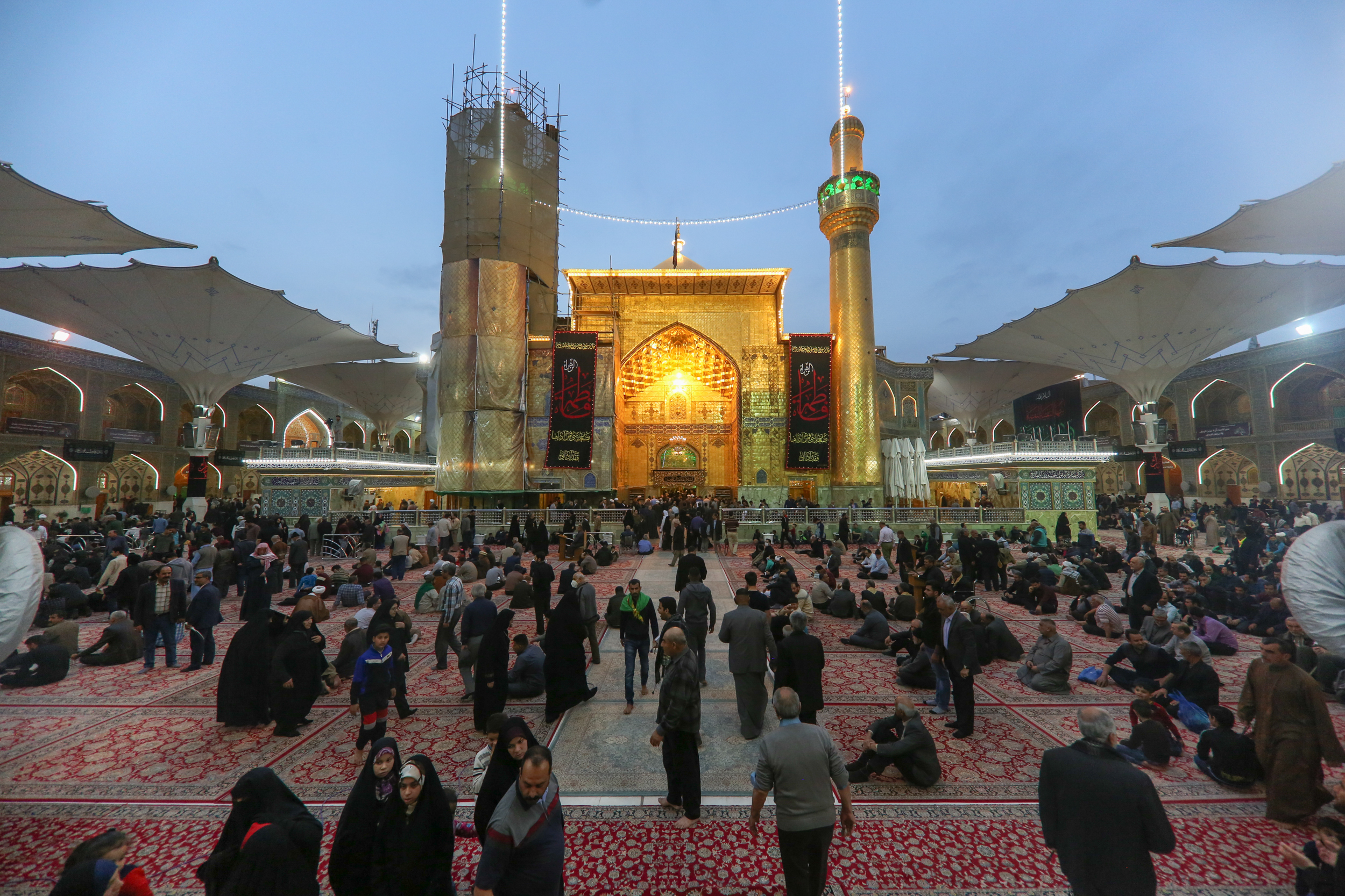 مرقد الامام علي (عليه السلام))