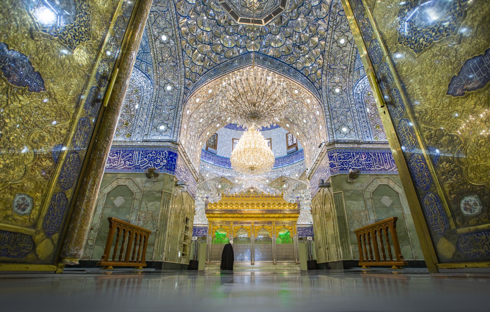 ضريح الامام العباس (عليه السلام)