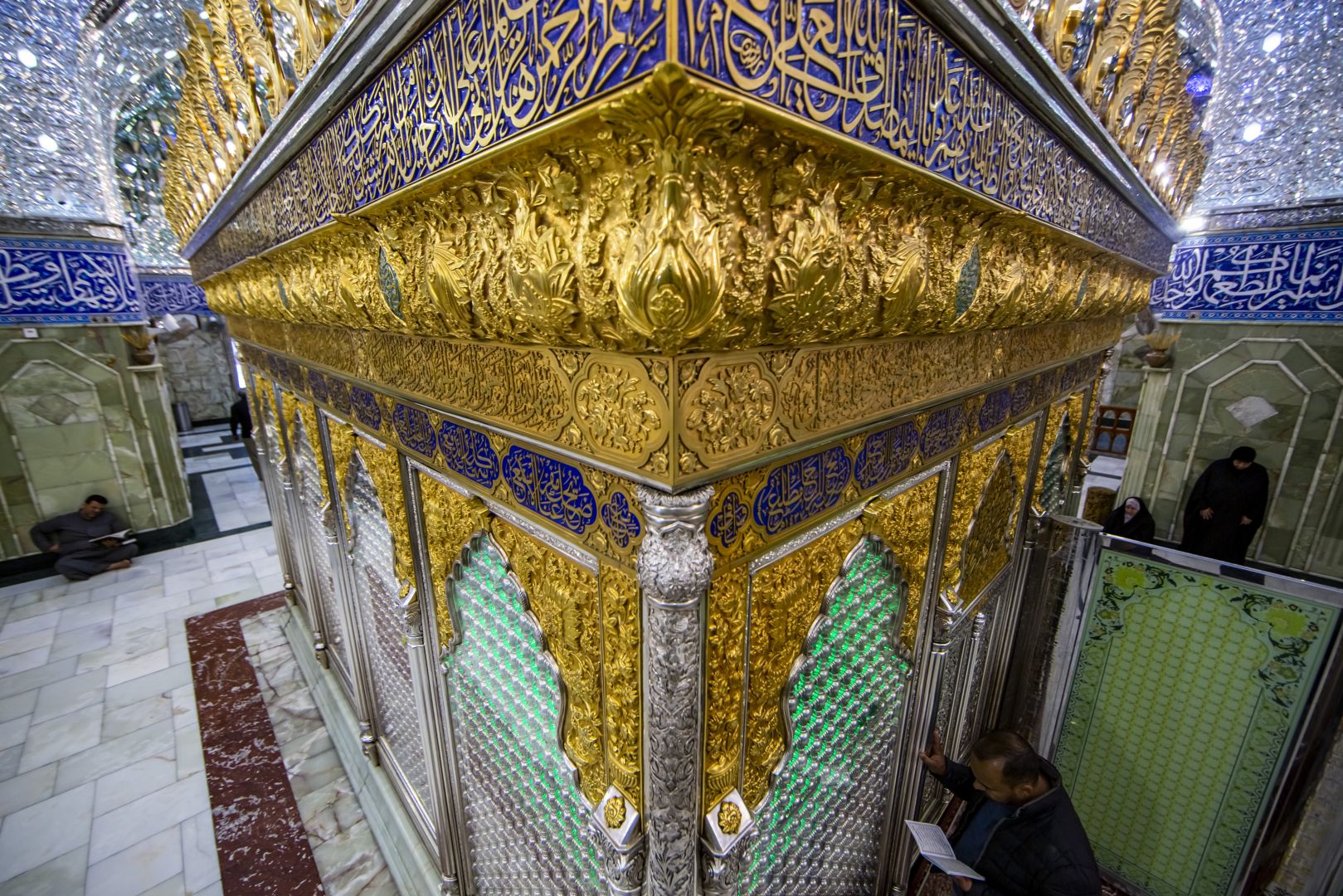 ضريح الامام الحسين (عليه السلام)
