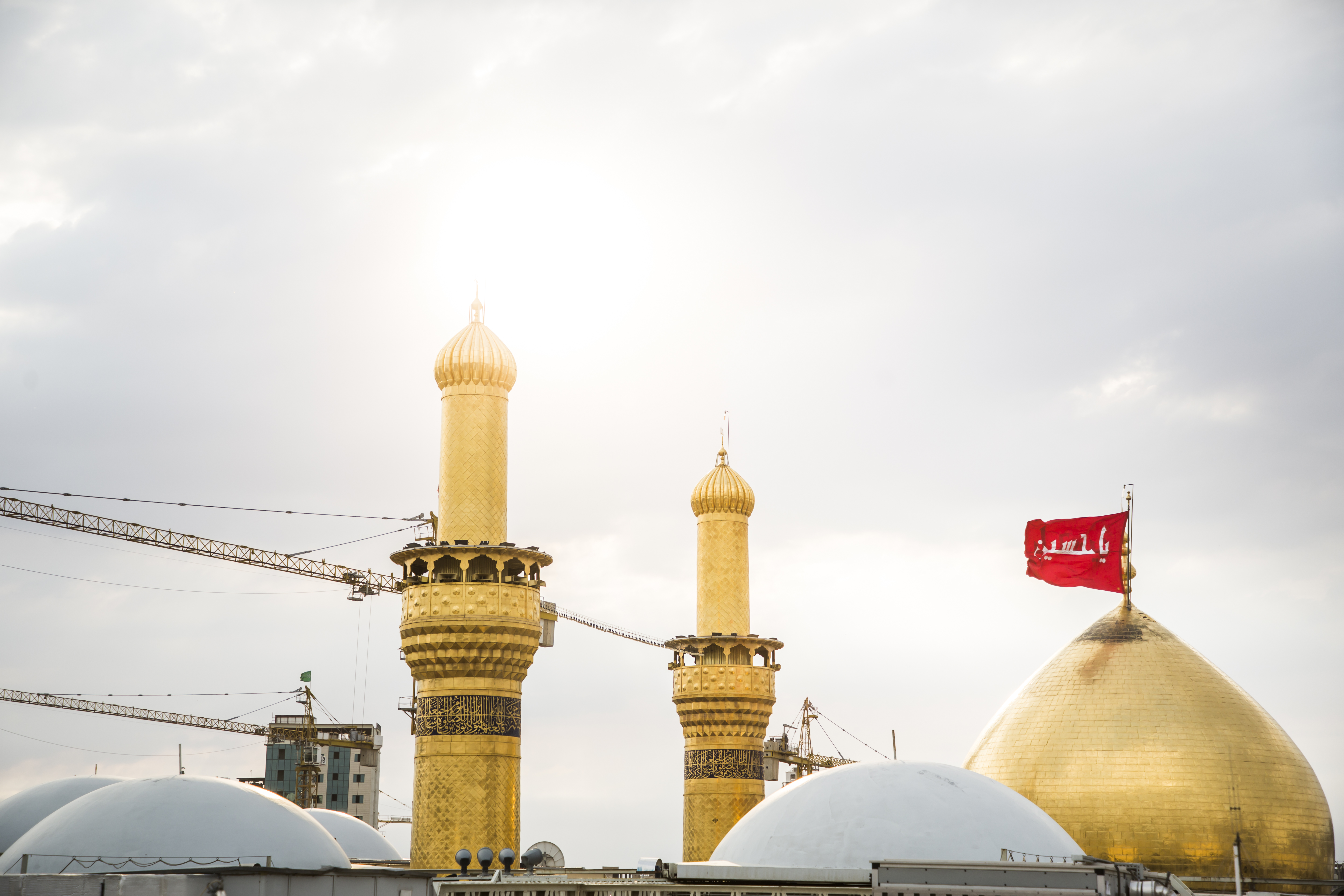 منائر  وقبة الامام الحسين (عليه السلام)