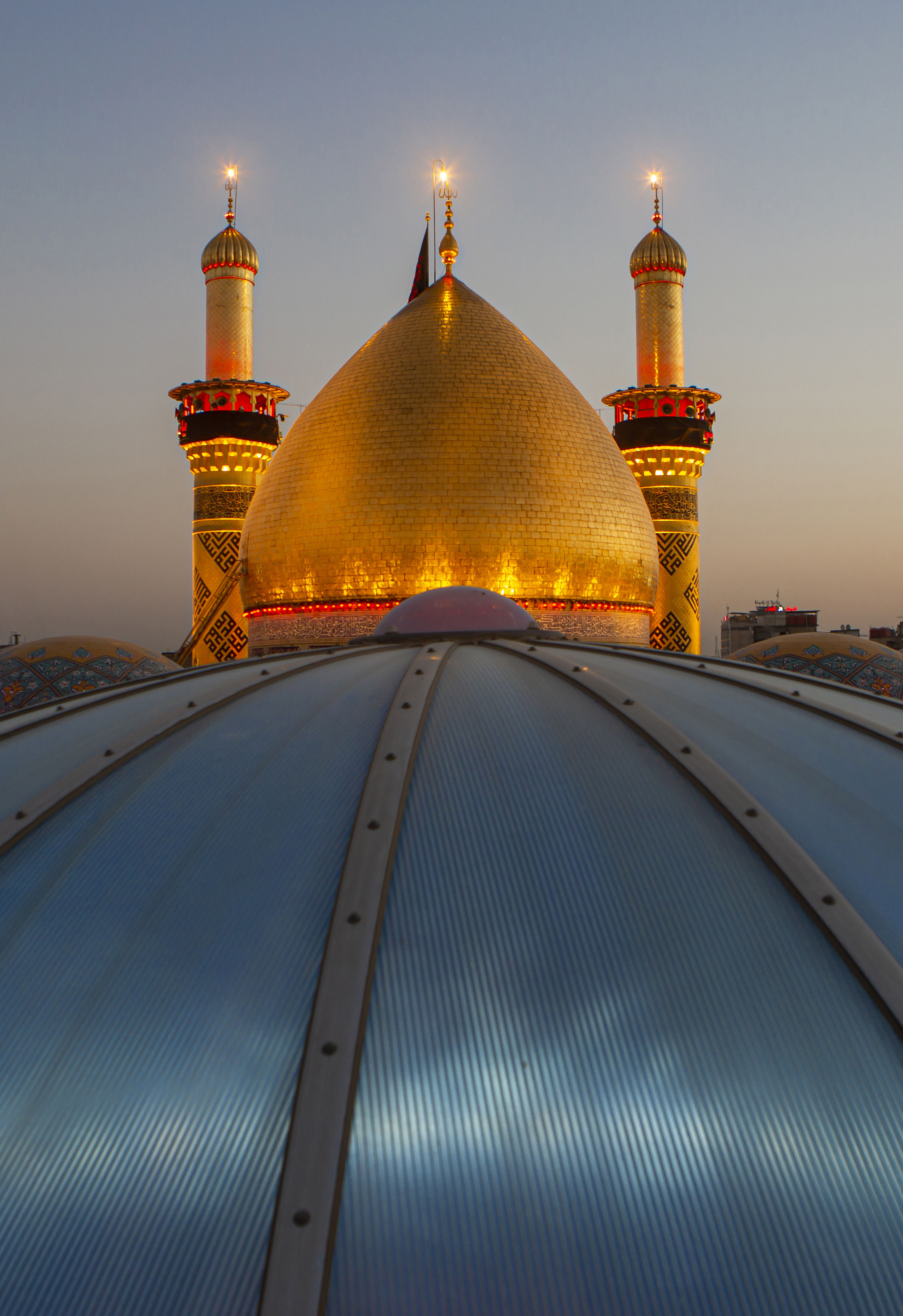 منائر  وقبة ابي الفضل العباس (عليه السلام)