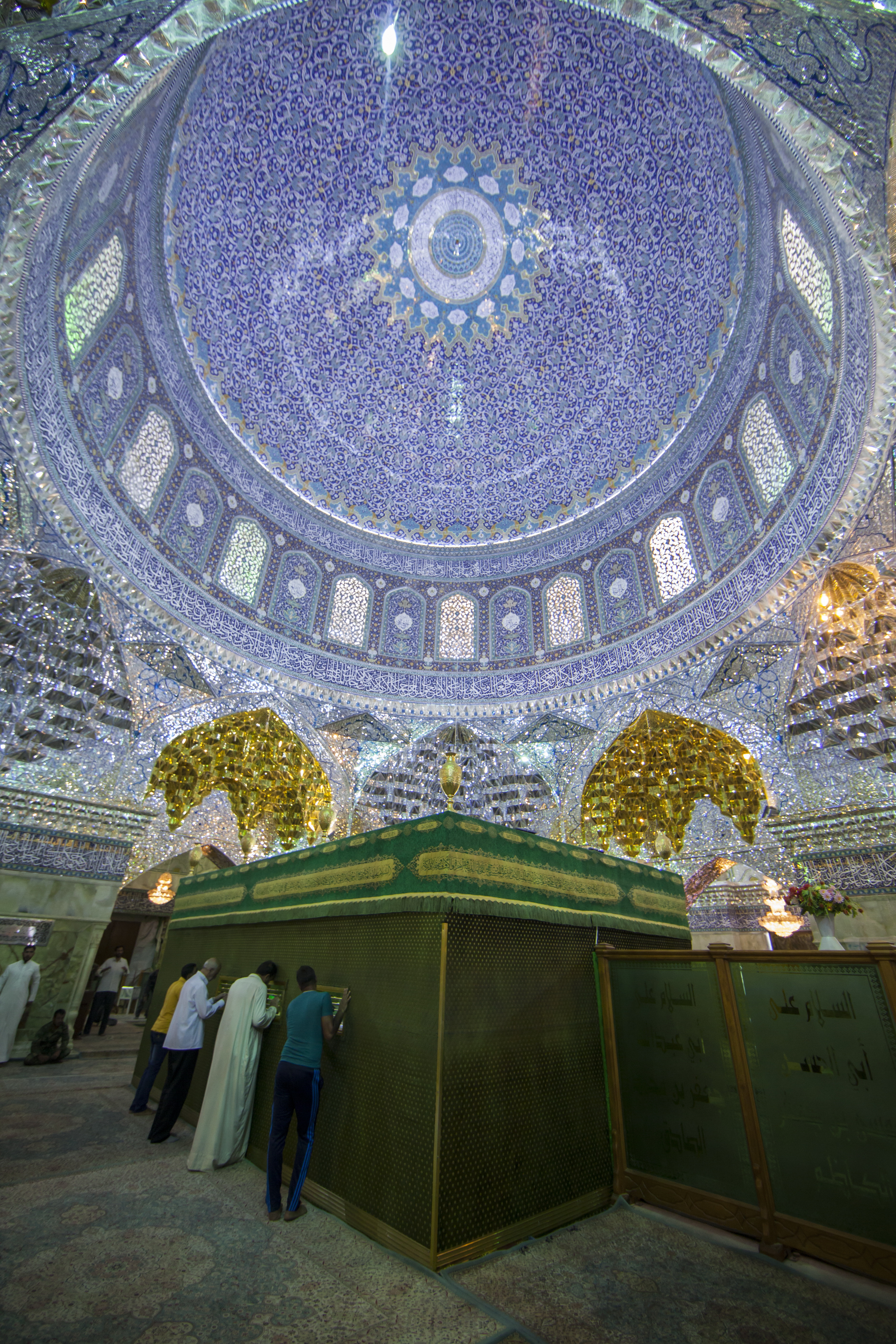 ضريح الامامين العسكريين  (عليهم السلام)