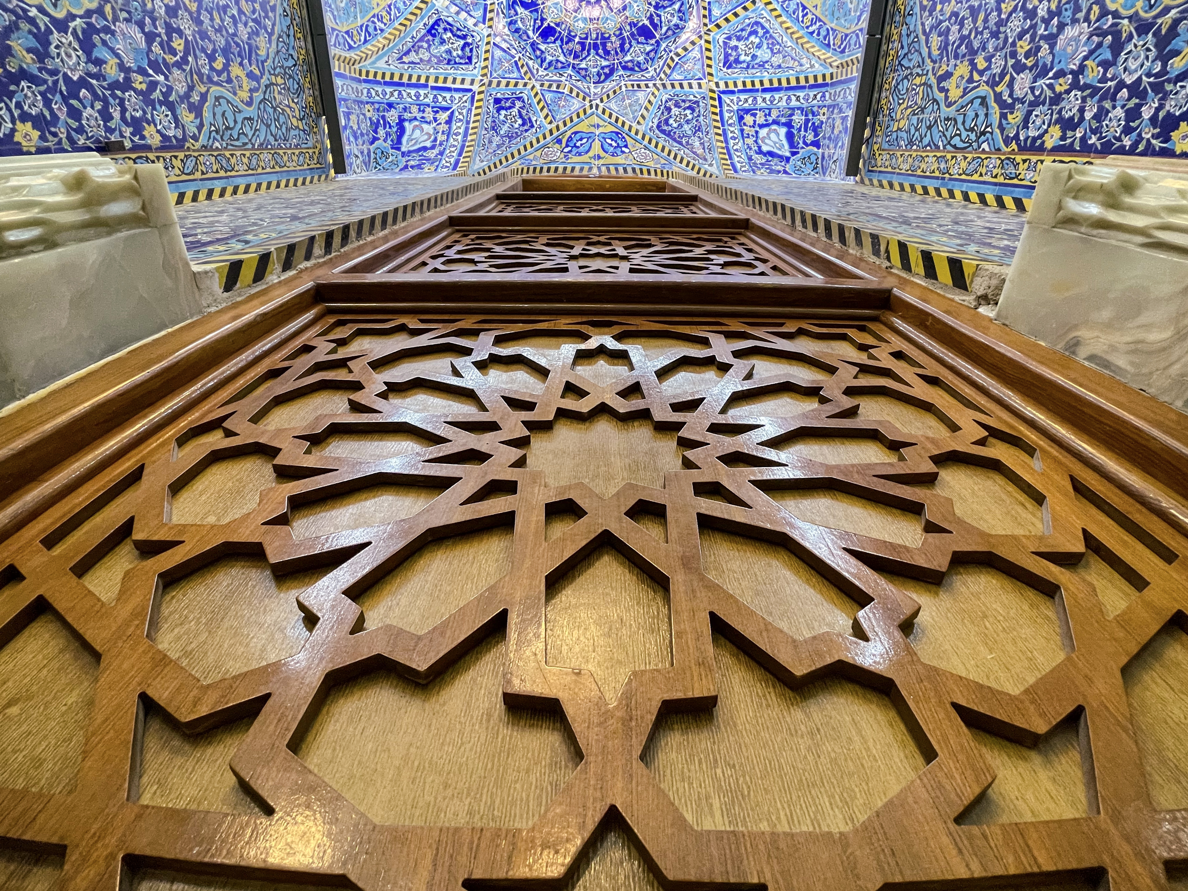  داخل الصحن الحسيني