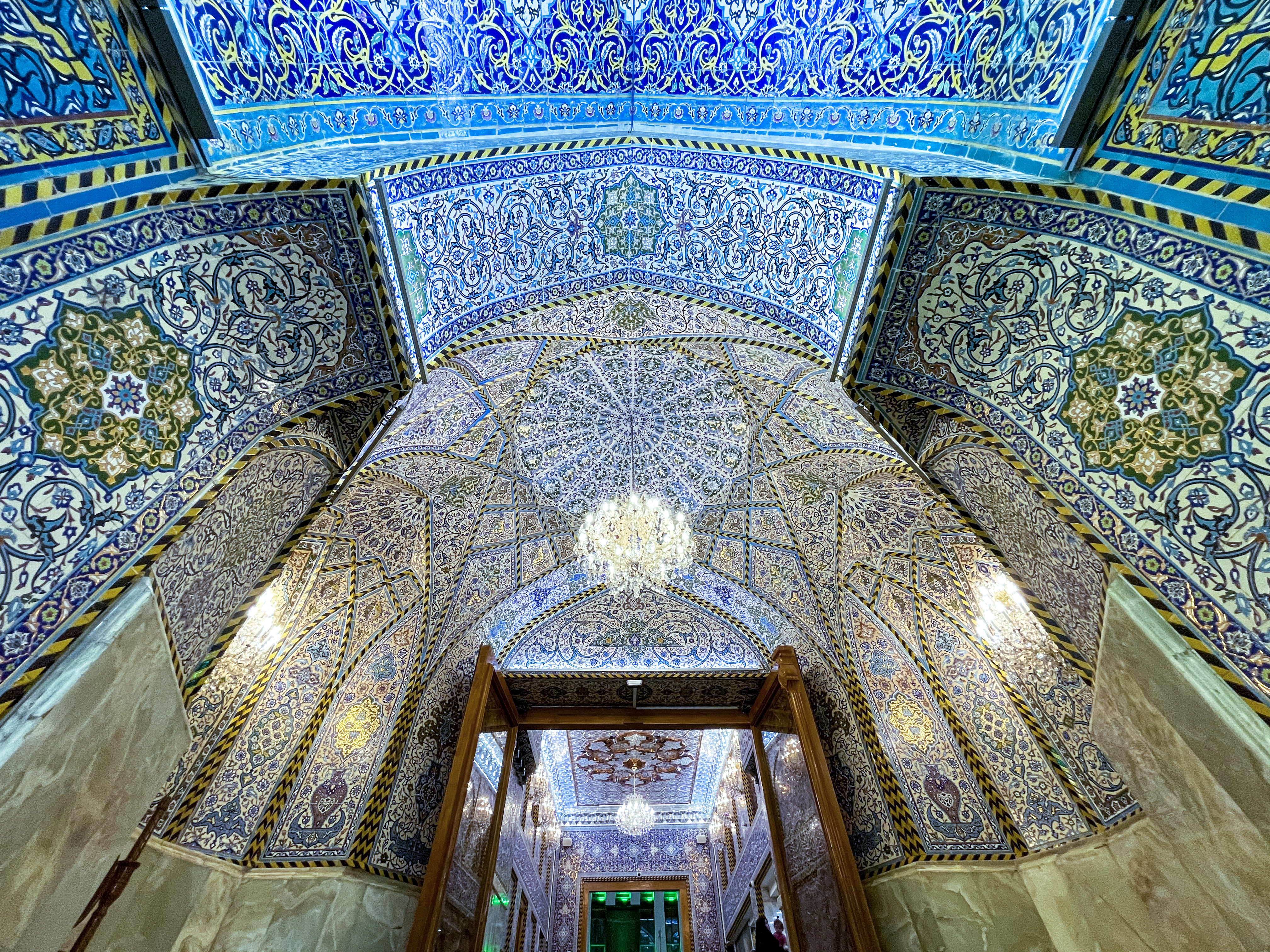  داخل الصحن الحسيني