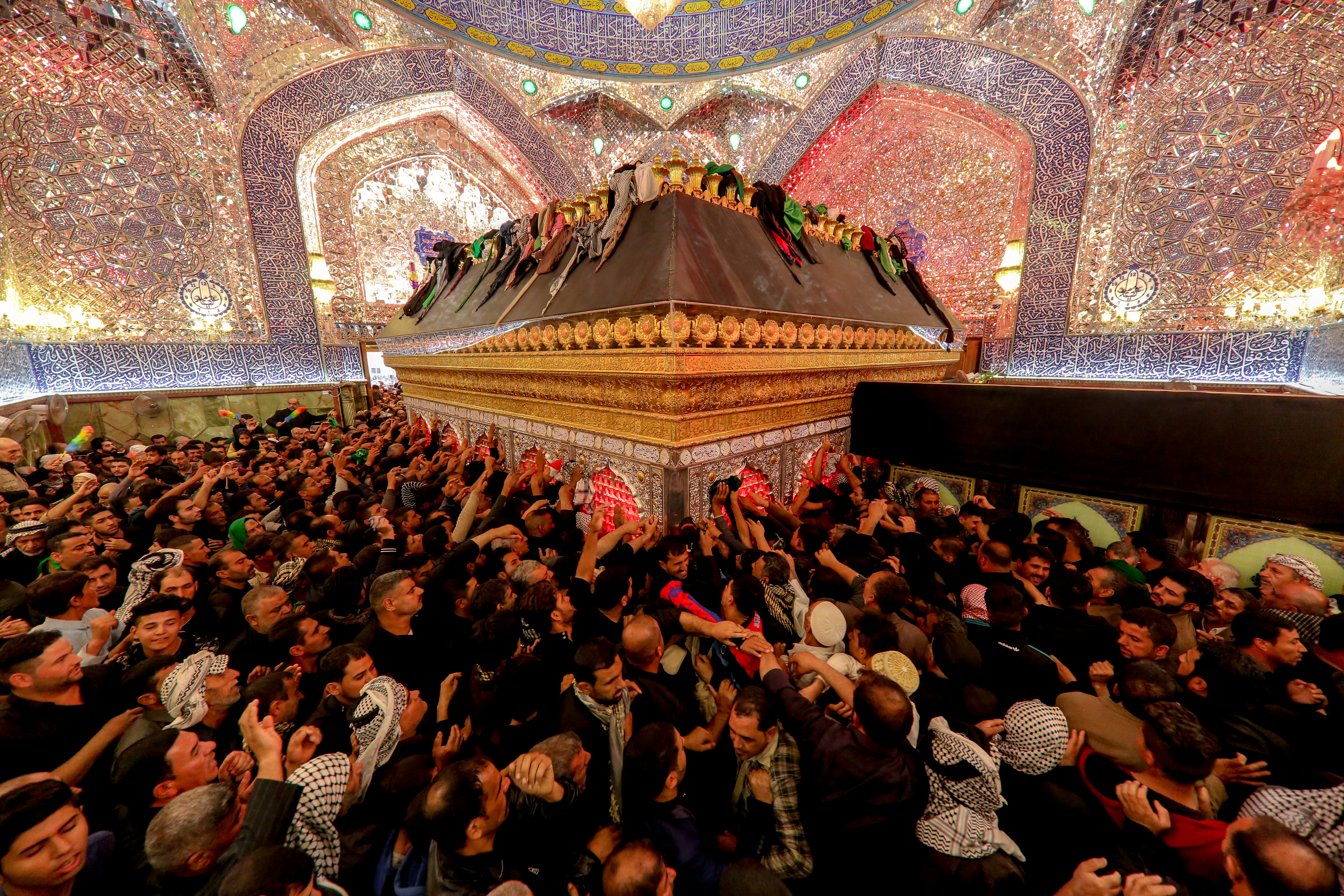ضريح الامام علي (عليه السلام)