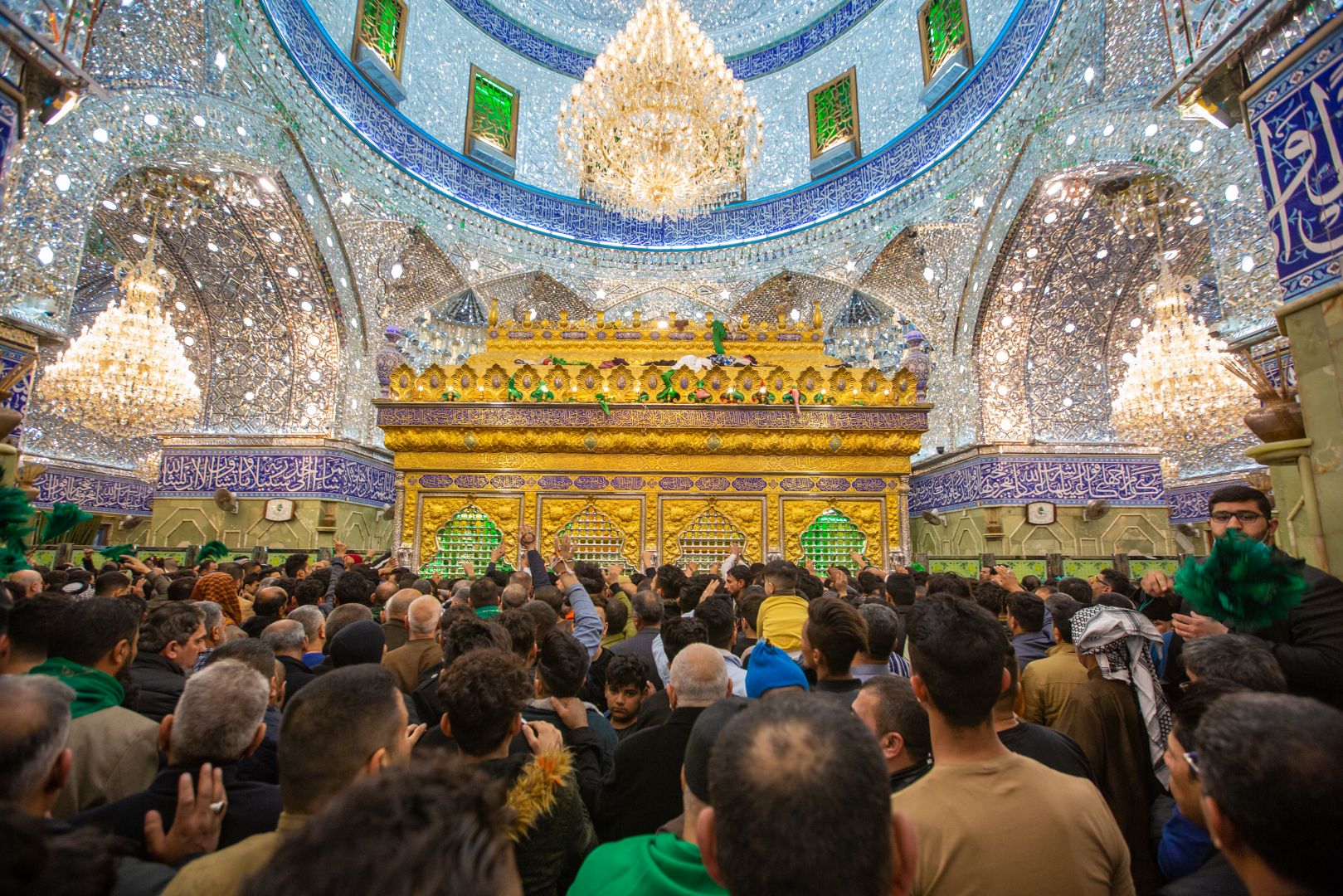 ضريح الامام العباس(عليه السلام)