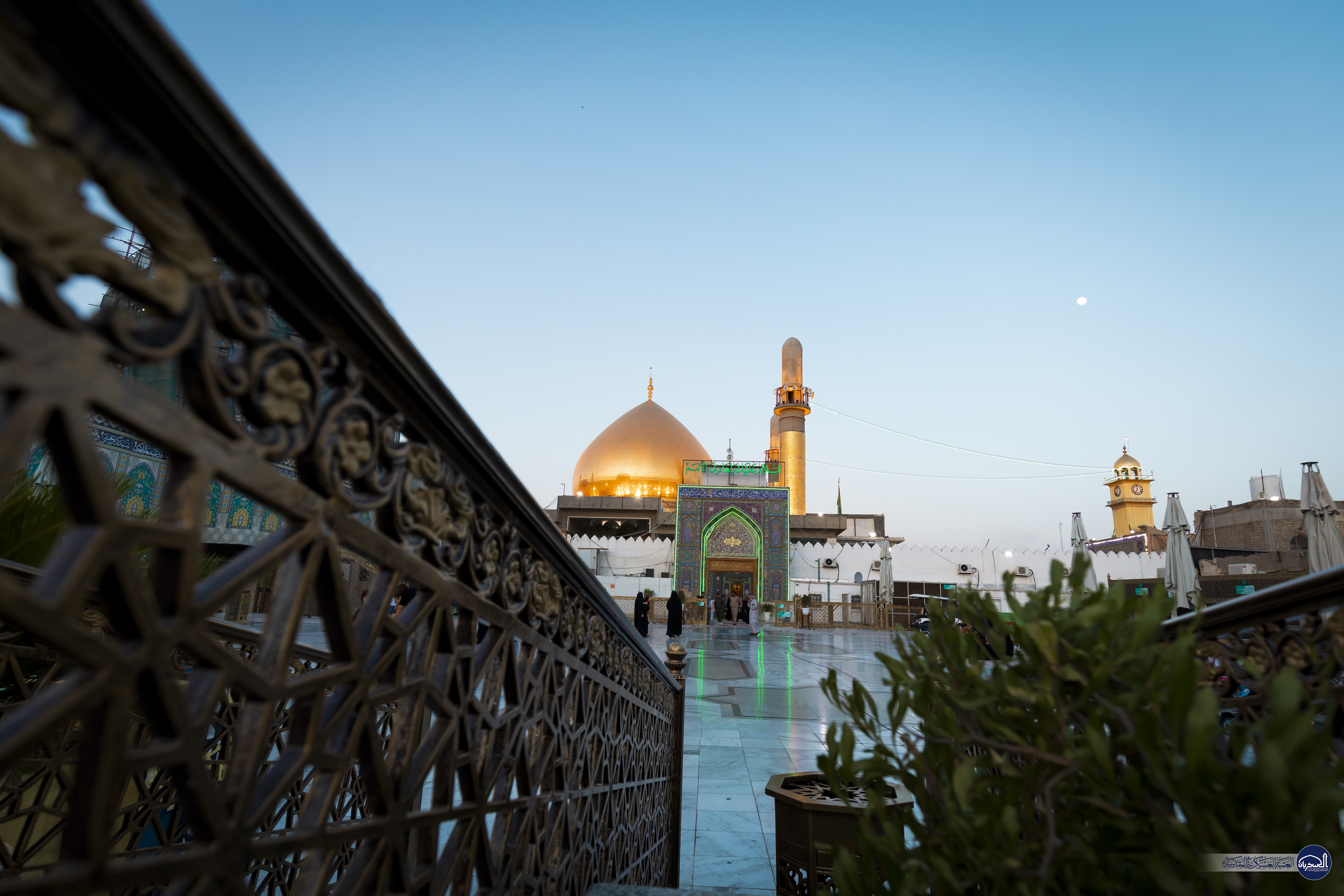 صحن الحرم العسكري 