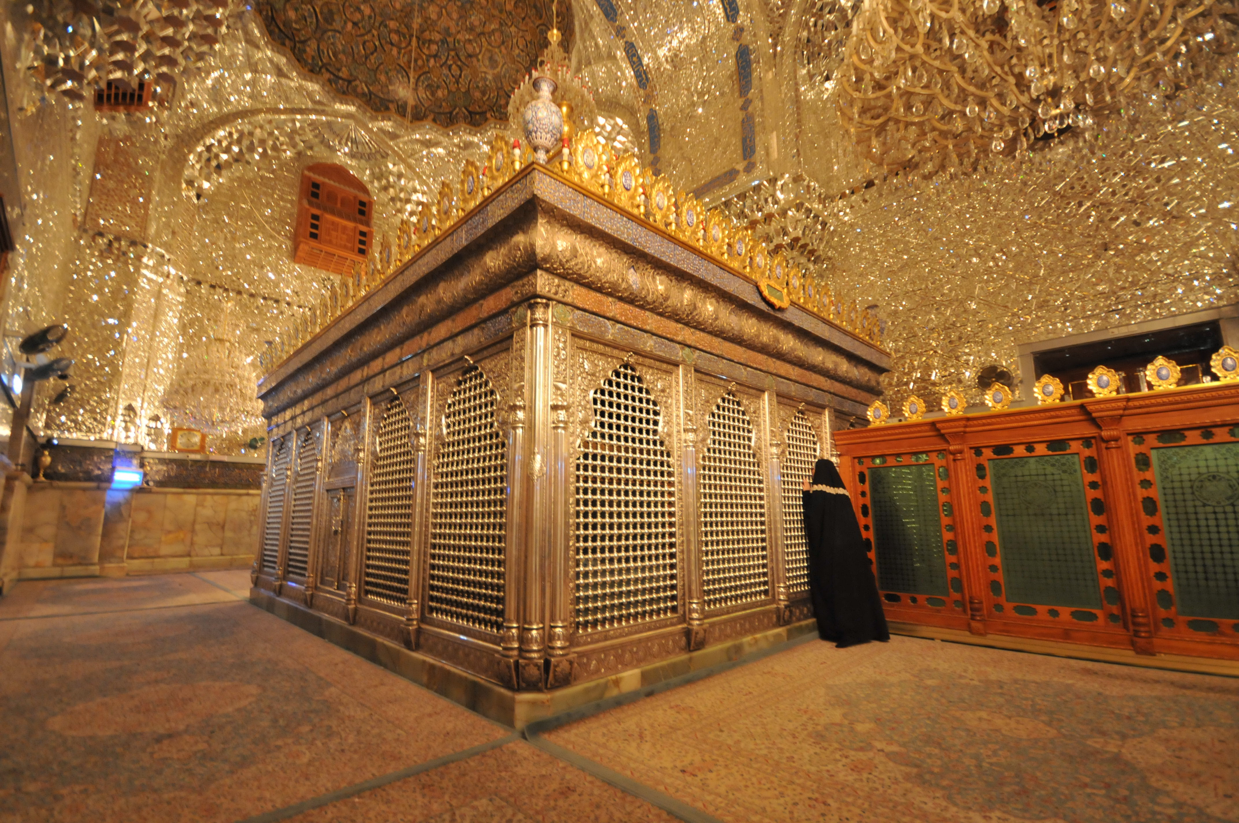 ضريح الكاظميين سلام الله عليهم