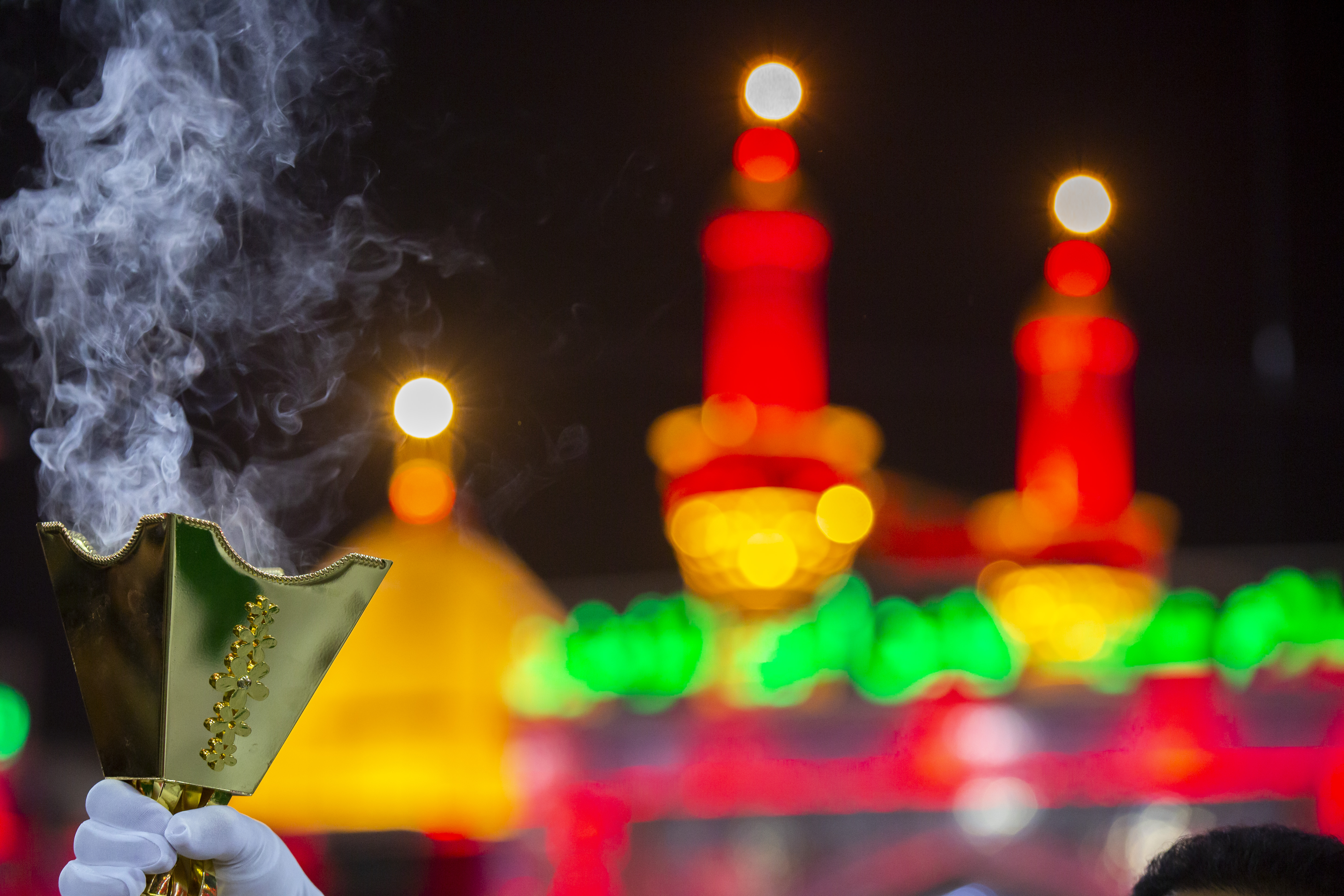 موكب قناديل السماء