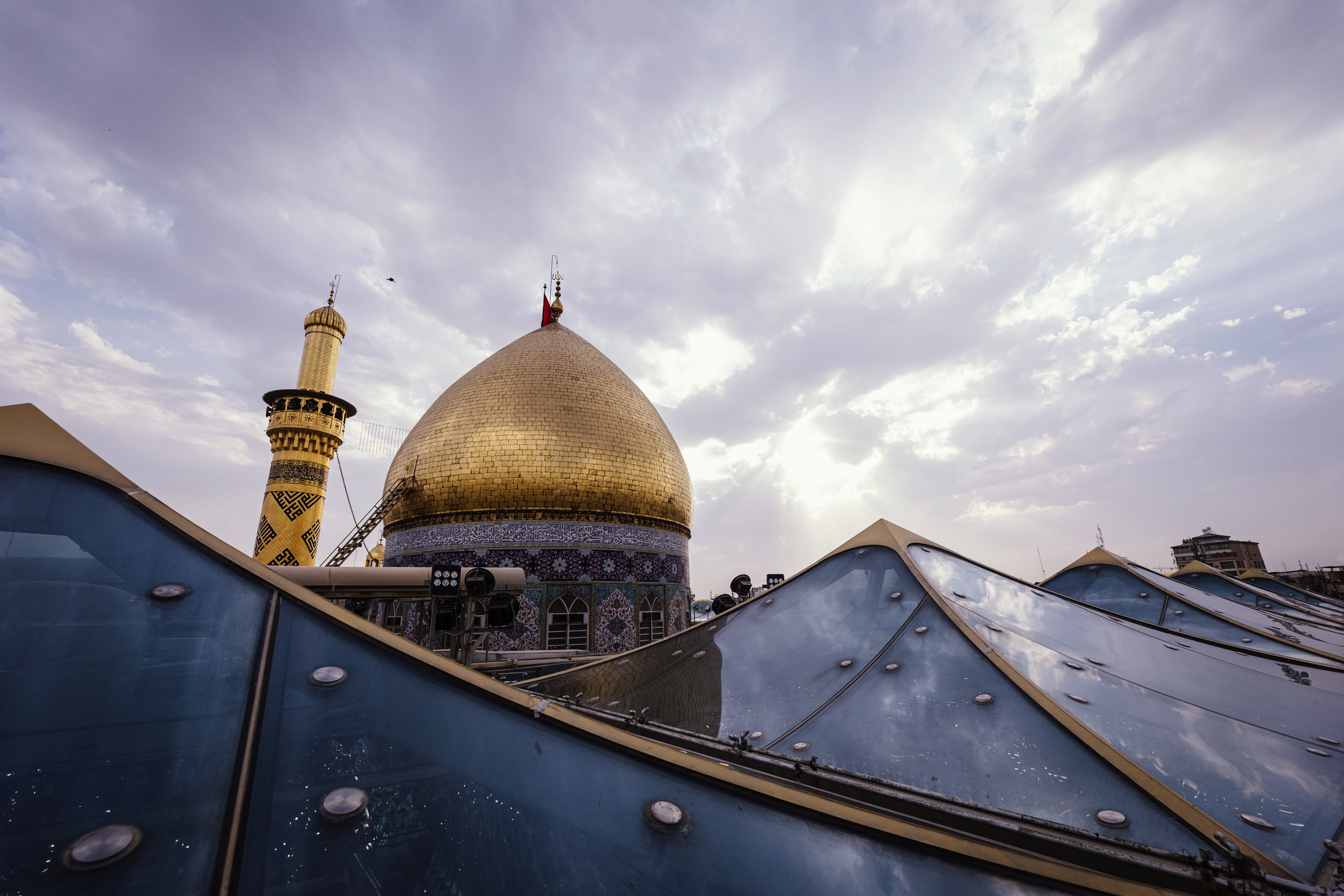 السلام عليه يا ابا الفضل العباس