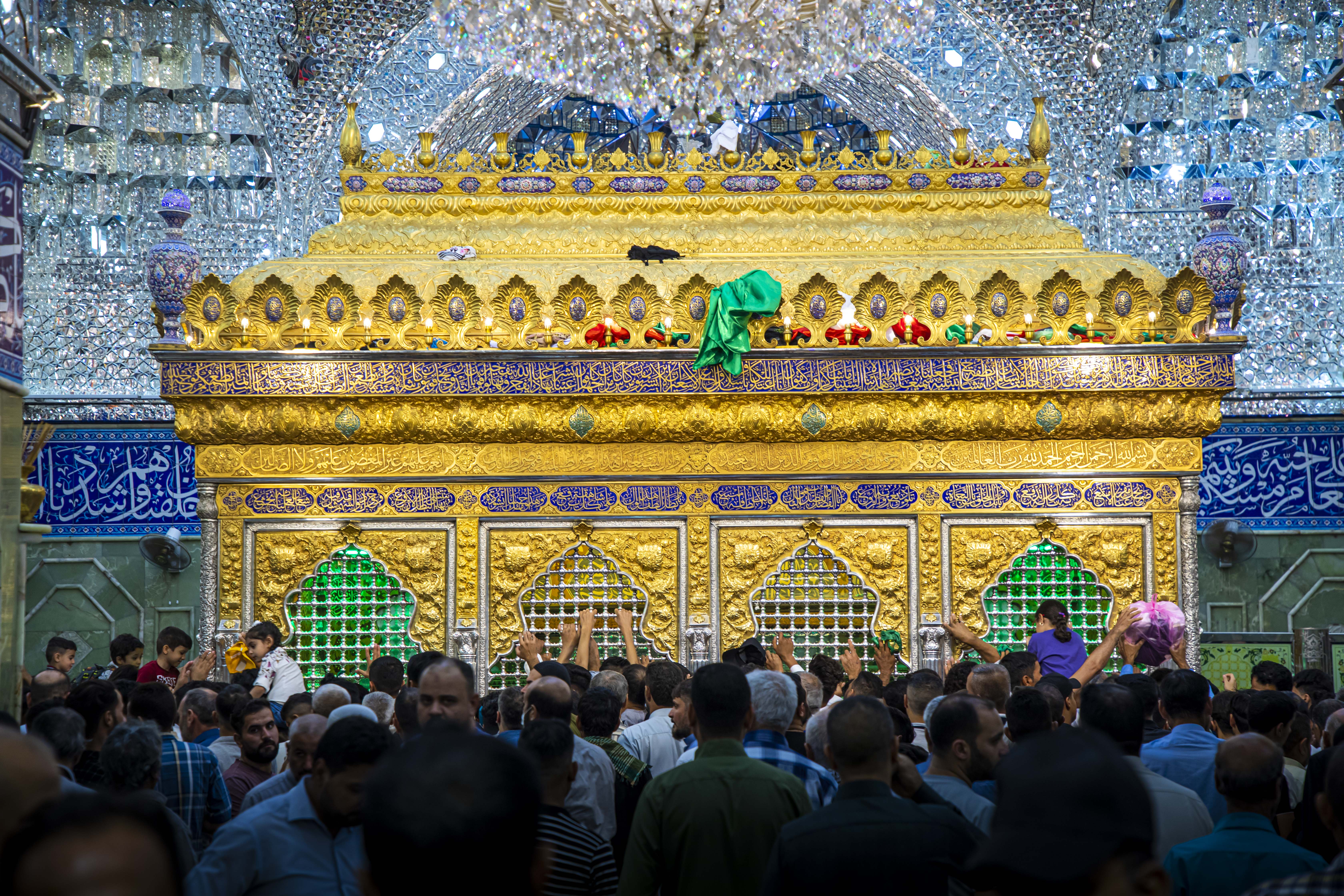 السلام عليك يا ابا الفضل العباس