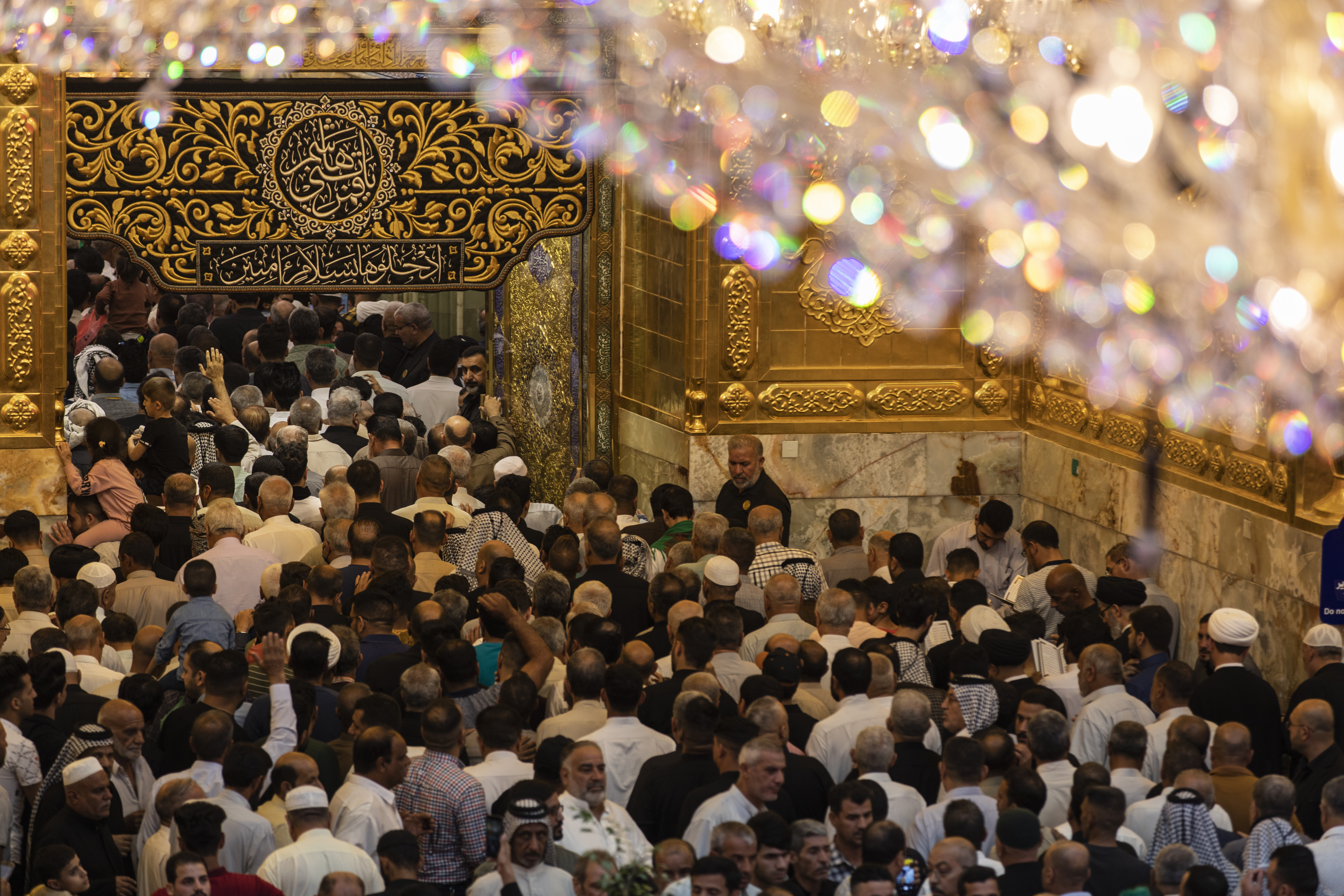 السلام عليك يا ابا الفضل العباس