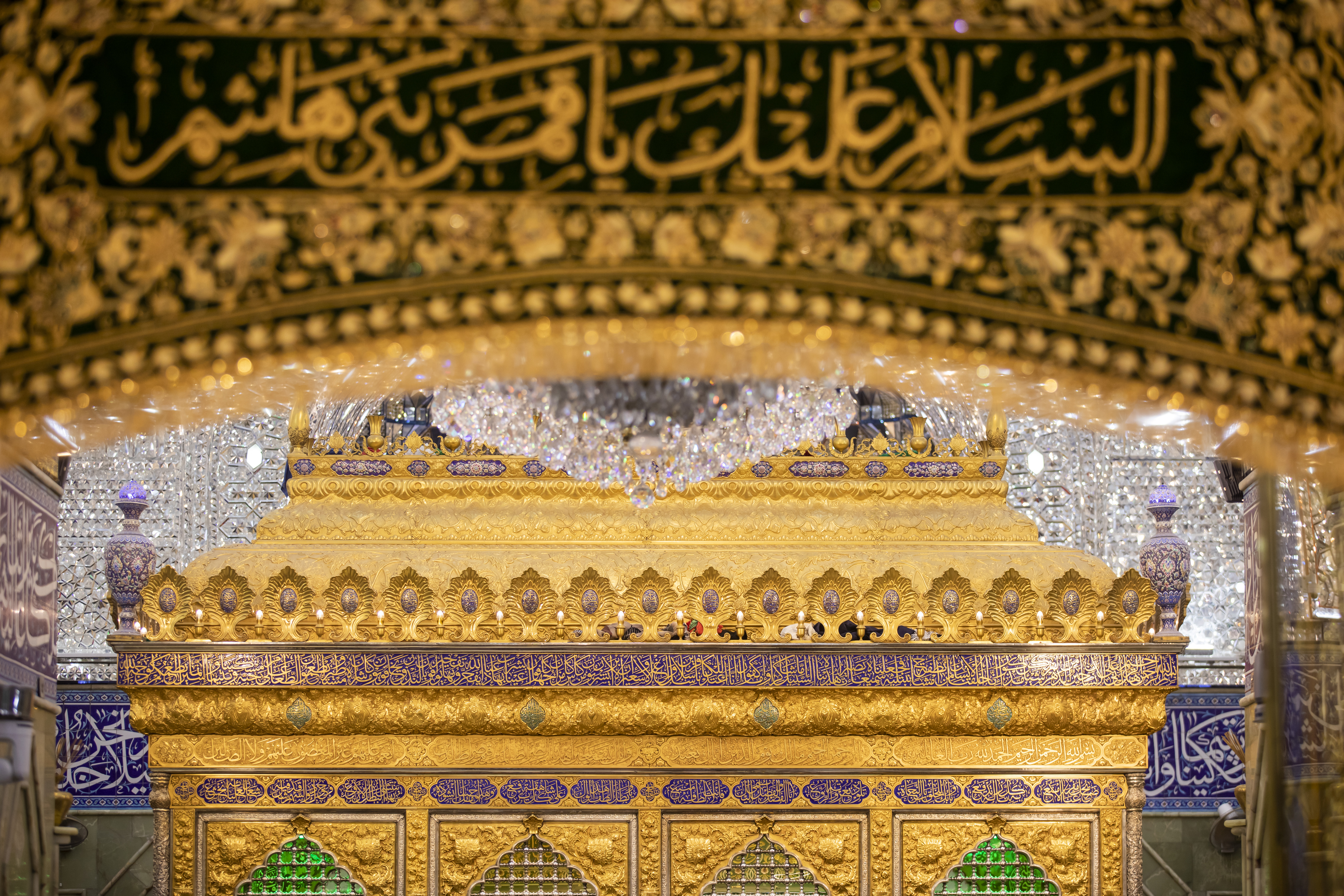 السلام عليك يا قمر بني هاشم