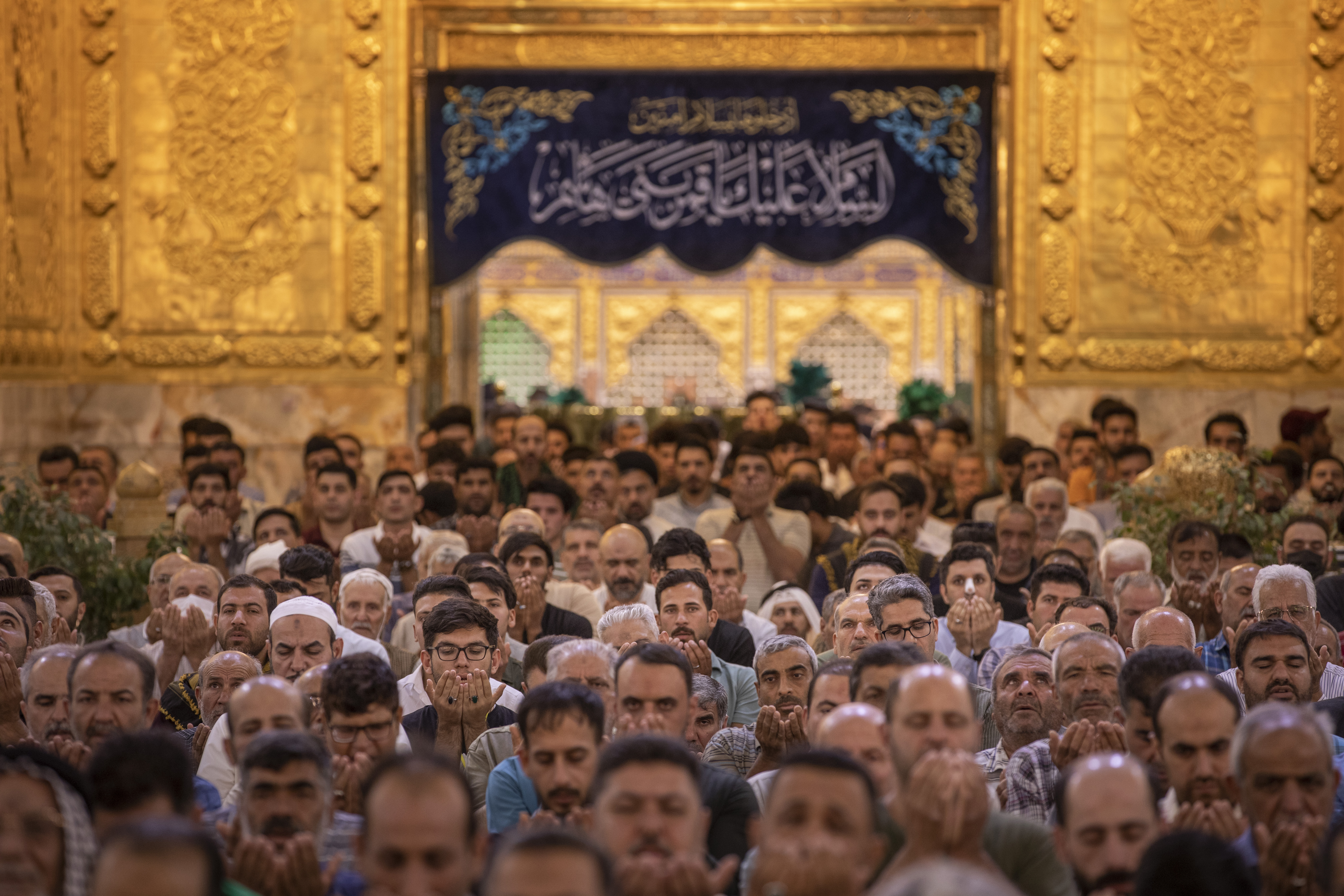 صلاة جماعة