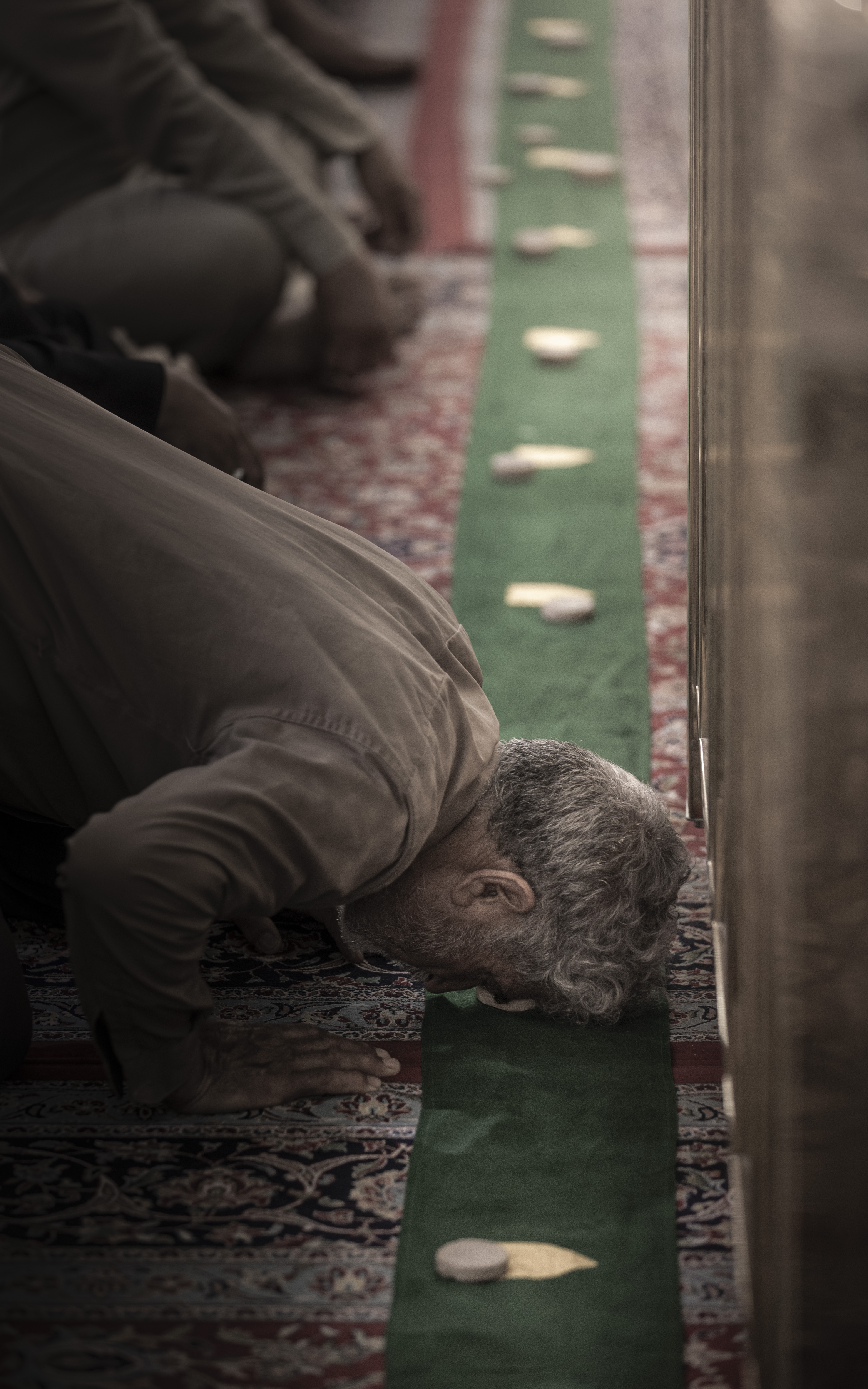 اللهم صل على محمد وآل محمد