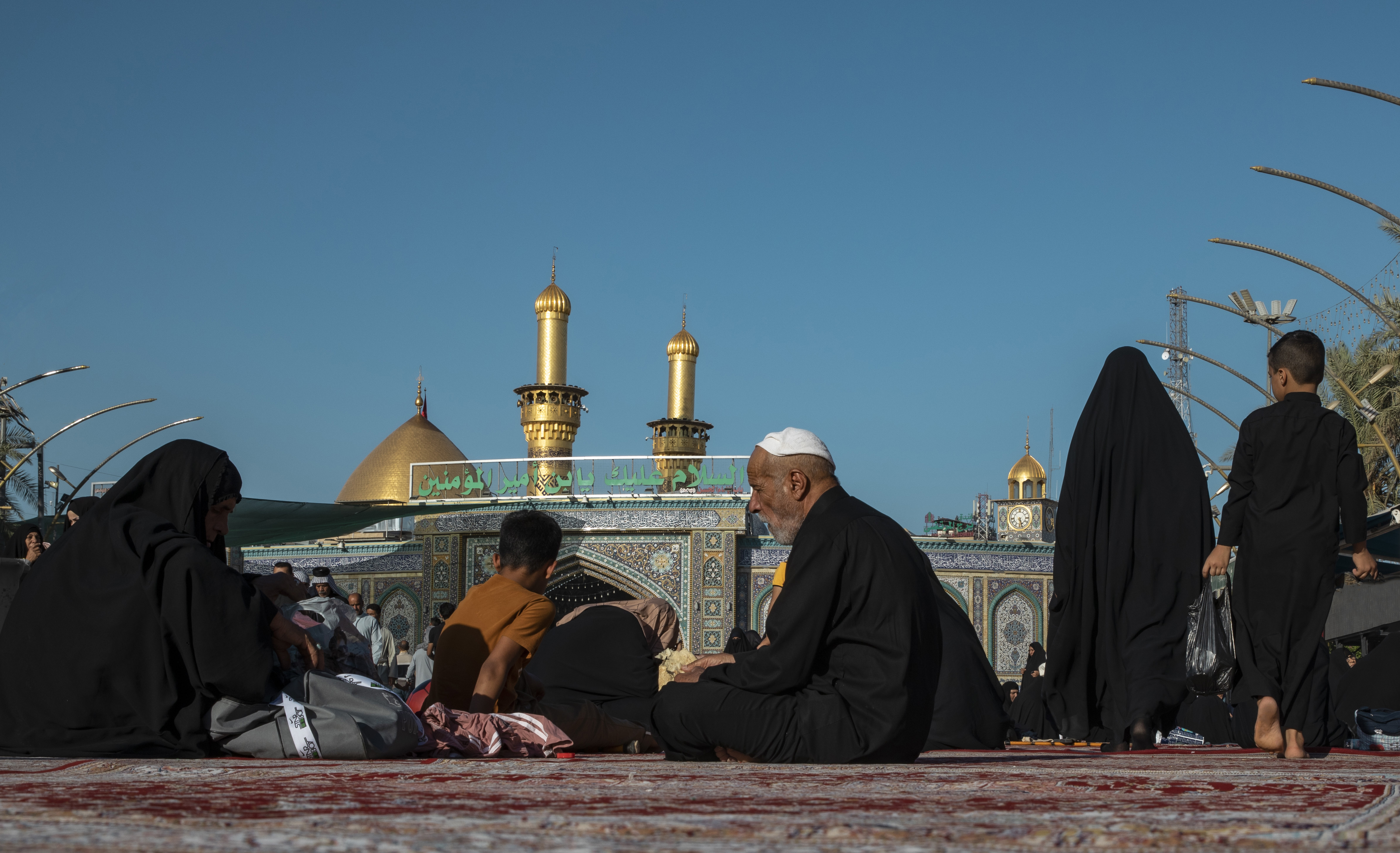 اللهم صل على محمد وآل محمد