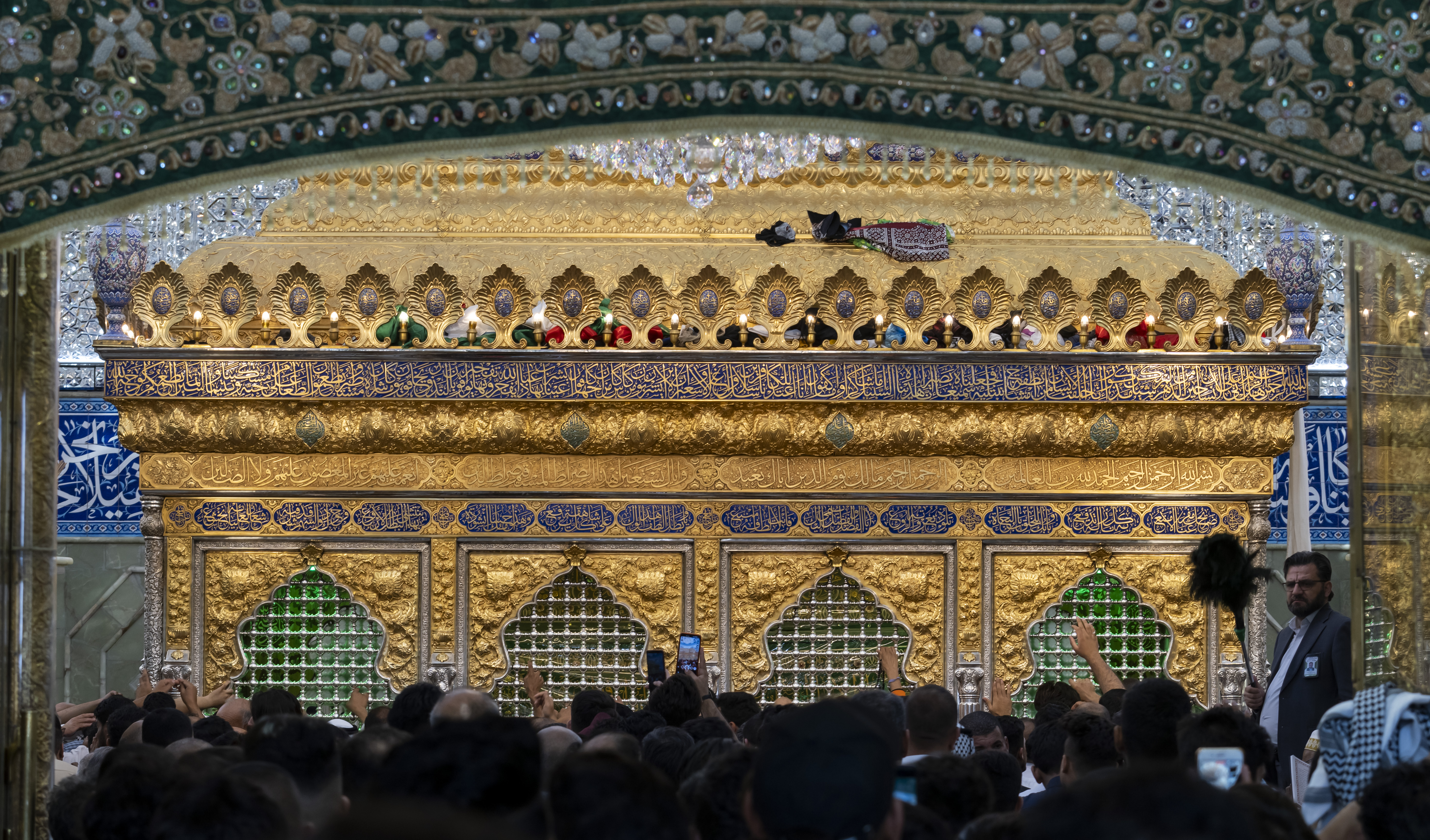 اللهم صل على محمد وآل محمد