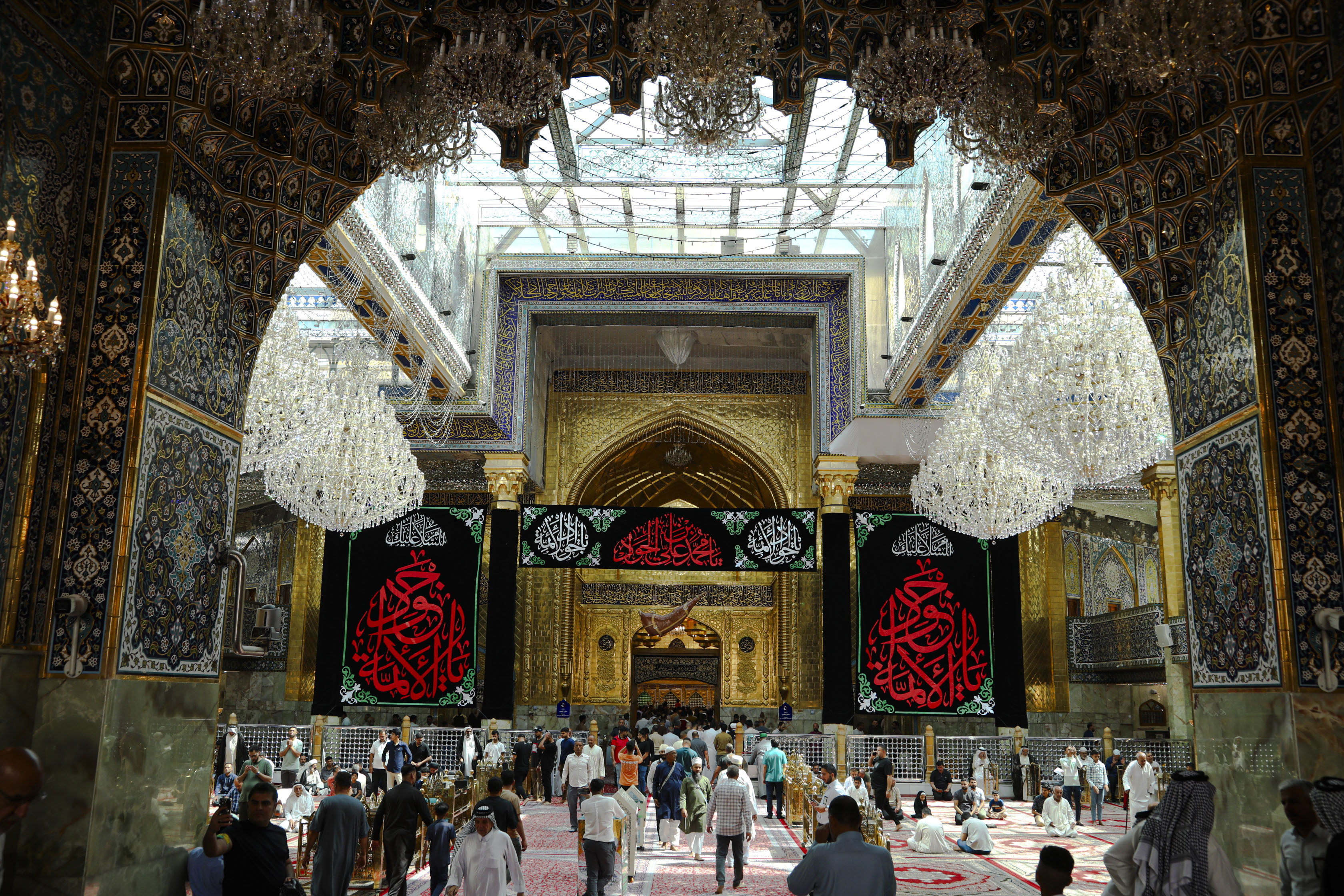 اَلسَّلامُ عَلَيْكَ يَابْنَ أَوَّلِ الْقَوْمِ إِسْلاماً ، وَّأَقْدَمِهِمْ إِيْمَاناً وَّأَقْوَمِهِمْ بِدِينِ اللهِ ، وَأَحْوَطِهِمْ عَلَى الإِسْلامِ