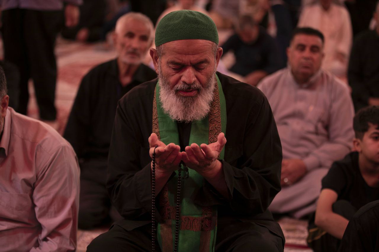 اَلسَّلامُ عَلَيْكَ يَابْنَ فاطِمَةَ الزَّهْرَاءِ ورحمة الله وبركاته
