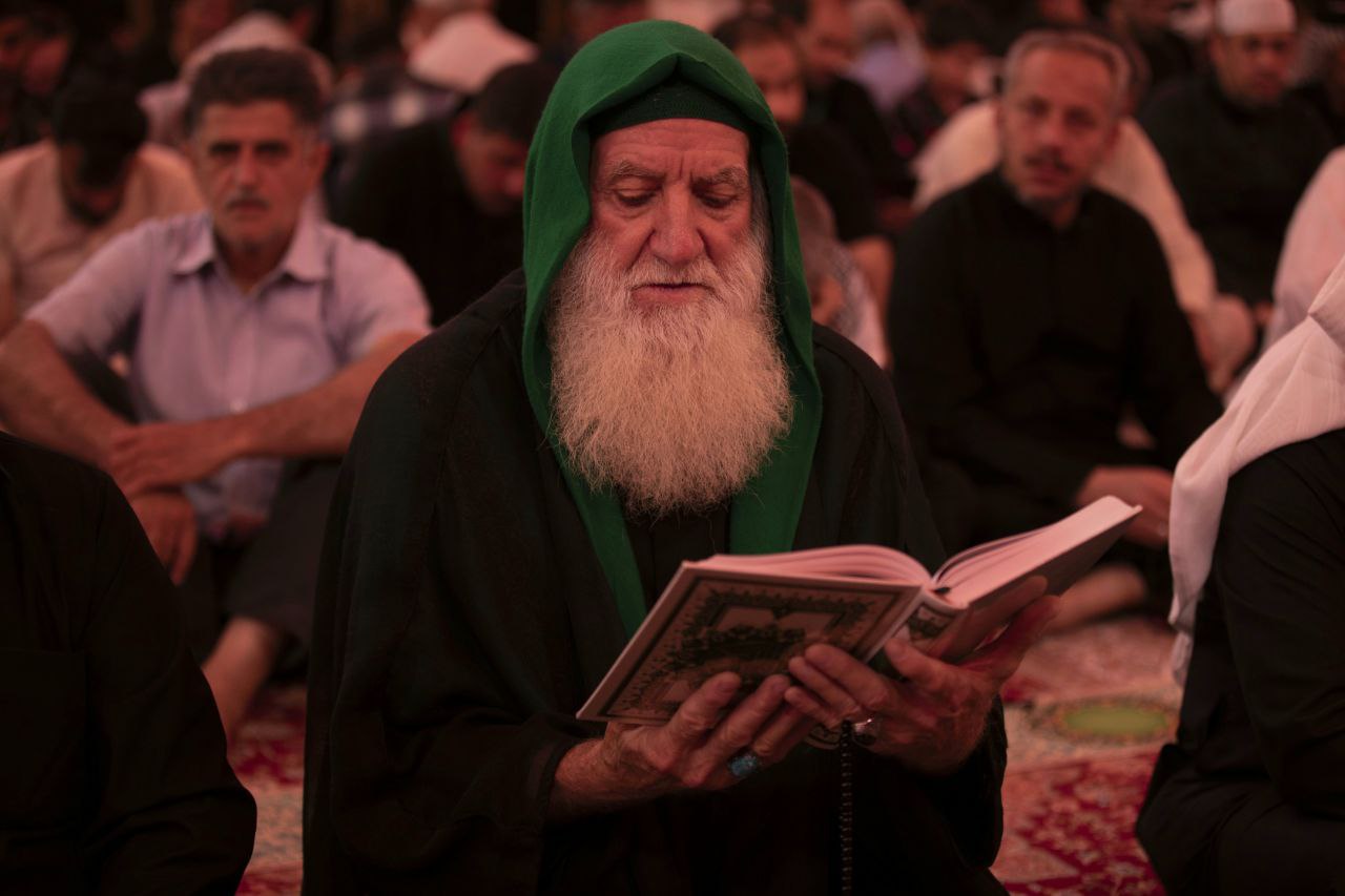 لسَّلامُ عَلَيكَ يا داعِيَ اللهِ وَرَبَّانِيَّ آياتِهِ ورحمة الله وبركاته