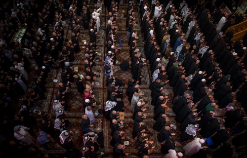  داخل الصحن الحسيني