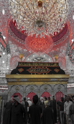  داخل الصحن الحسيني