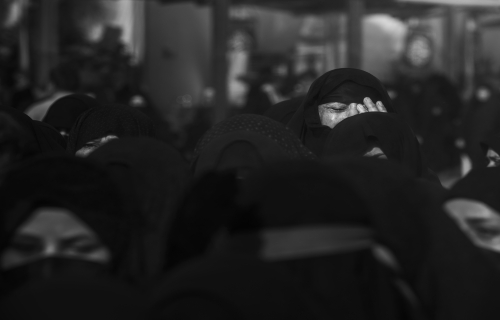 بكاء زائري الإمام الحسين عليه السلام