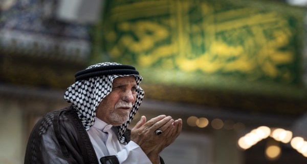 اللهم صل على محمد وآل محمد