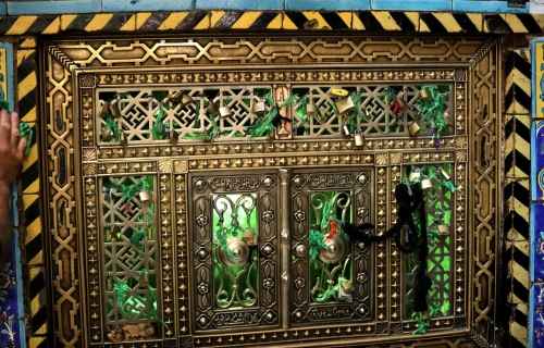 اَلسَّلامُ عَلَيْكَ يَا أَبَا الْفَضْلِ الْعَبَّاسَ بْنَ أَمِيرِ الْمُؤْمِنينَ