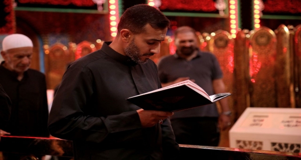  اَلسَّلامُ عَلَيْكَ وَعَلَى الْأَرْوَاحِ الَّتِي حَلَّتْ بِفِنَائِكَ