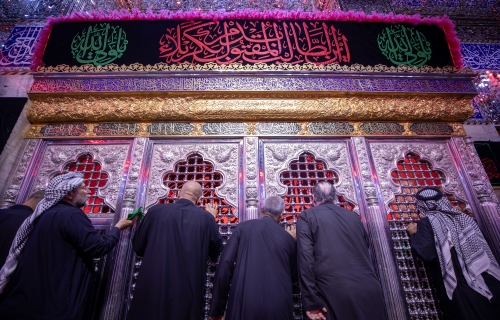 شباك مقام الامام المهدي عجل الله فرجه الشريف 