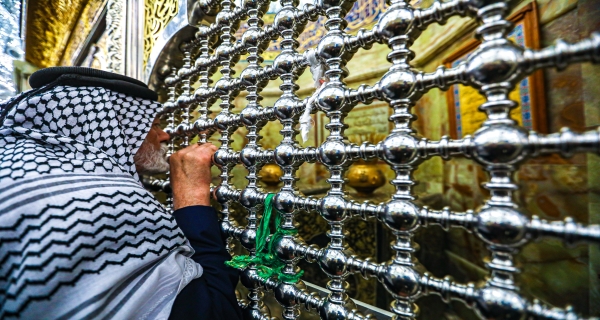 شباك ضريح الامامين الكاظميين عليهما السلام 