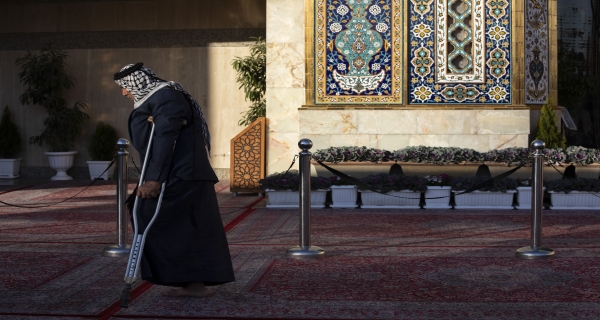 اللهم صل على محمد وال محمد