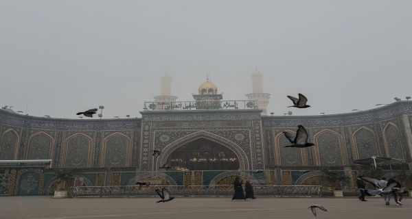 حمام وسط الضباب في حضرةُ الامام العباس (عليه السلام)