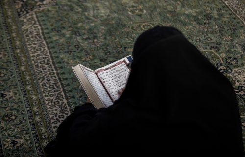 اللهم صل على محمد وال محمد